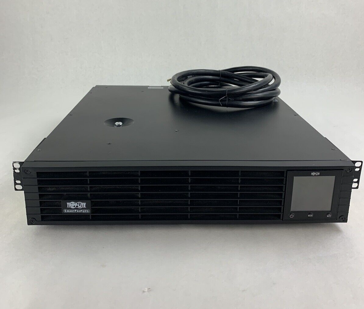 Tripp-Lite smart3000rm2un UPS Smart 3000VA 2250W Rackmount AVR 120V Tested