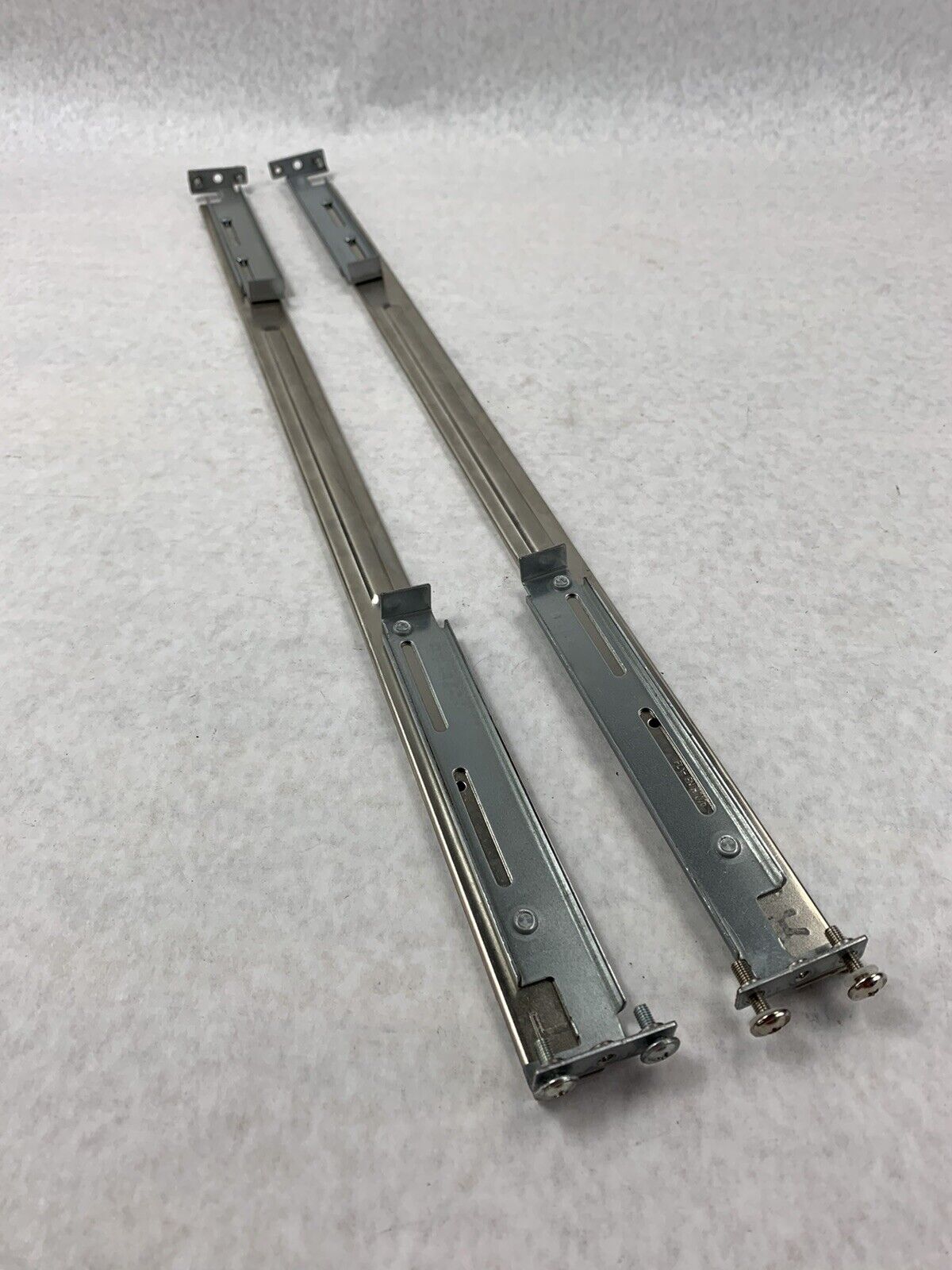 Dell H7077 H7076 PowerEdge 1850 1U Rackmount Versa Server Rails Screw In