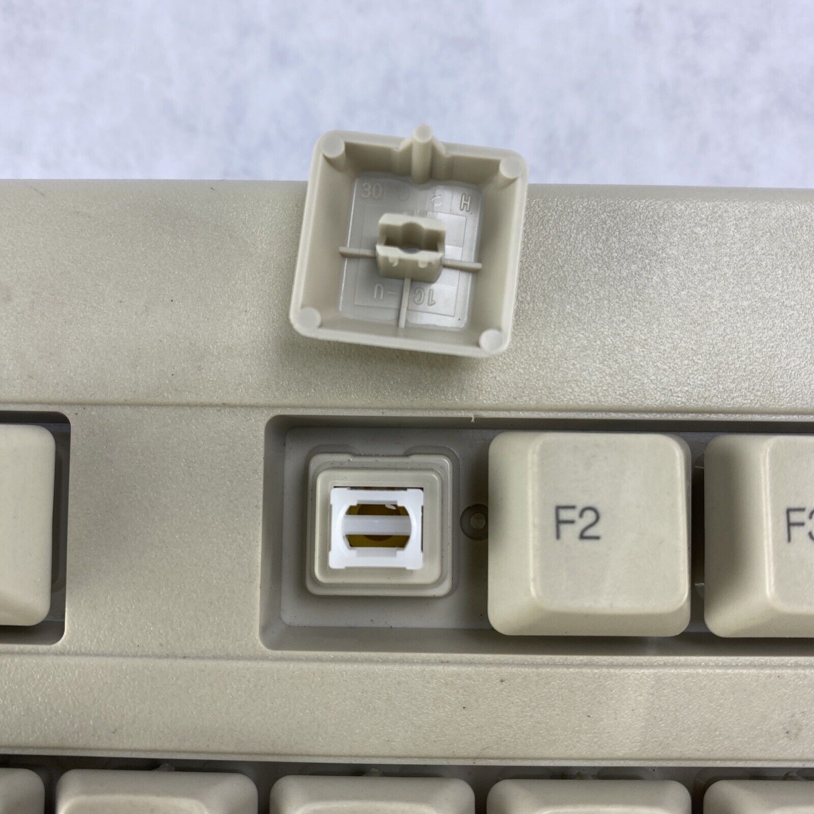 Compaq 296434-001 296433-001 PS/2 Beige Keyboard