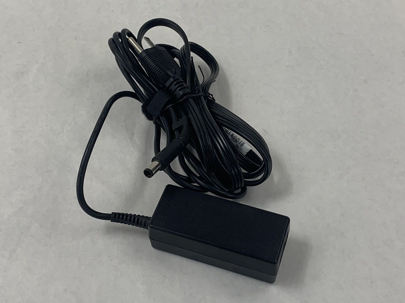 HP 608423-001 HP Spare 609938-001 AC Adapter