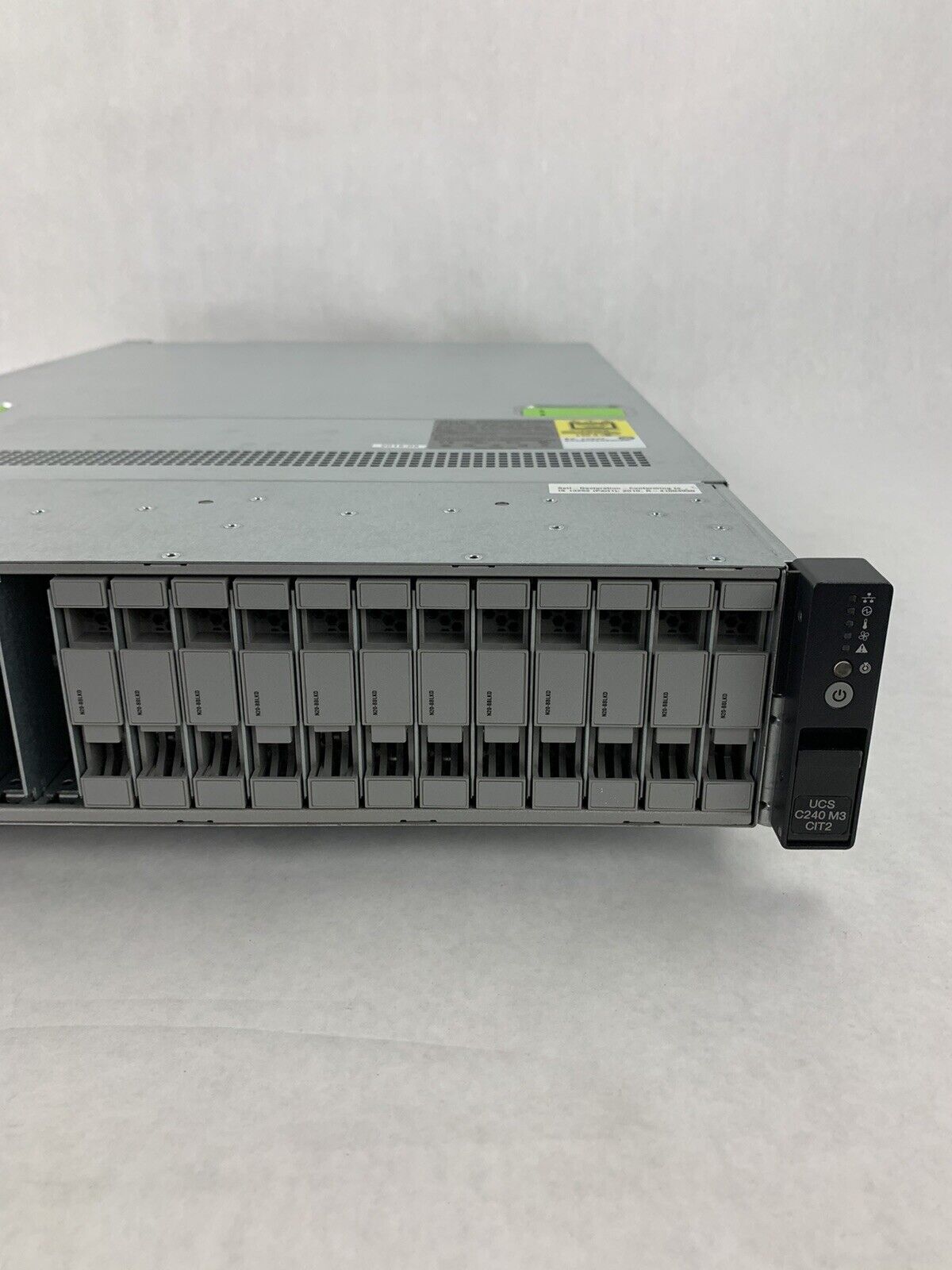 Cisco UCSC-C240-M3 2x Xeon E5-2640 2.25 GHz 64 GB RAM No OS No HDD