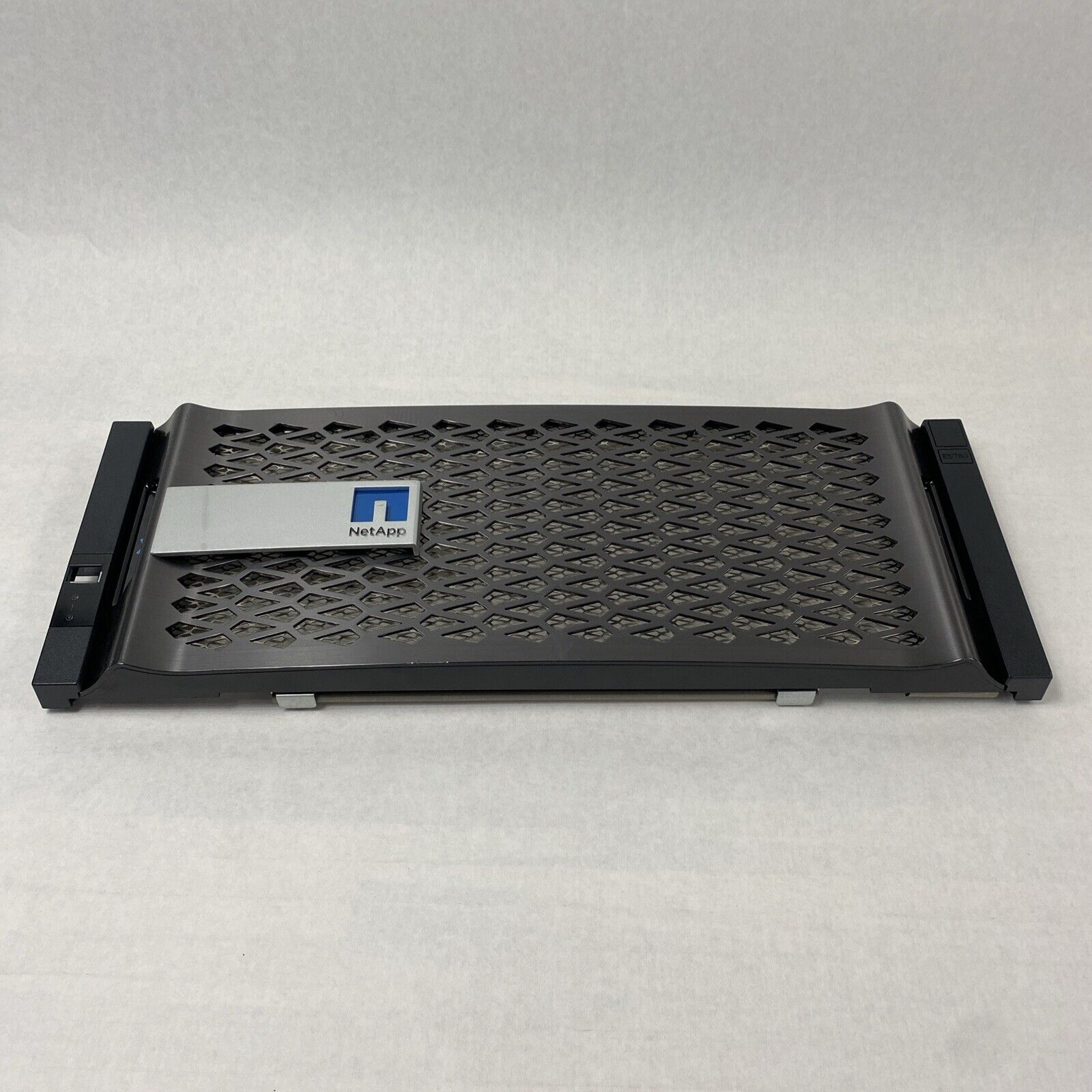 NetApp 111-03078+B0 3U Front Bezel Face Plate For NetApp E5760 Series