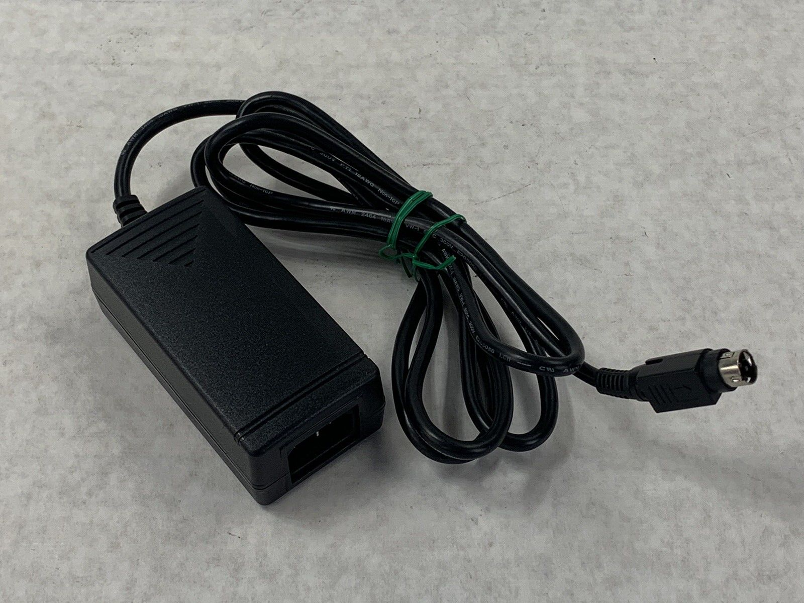 SR AC Switching Power Adapter 18W 9V 2A for Korg KA310 DSA-20D-12