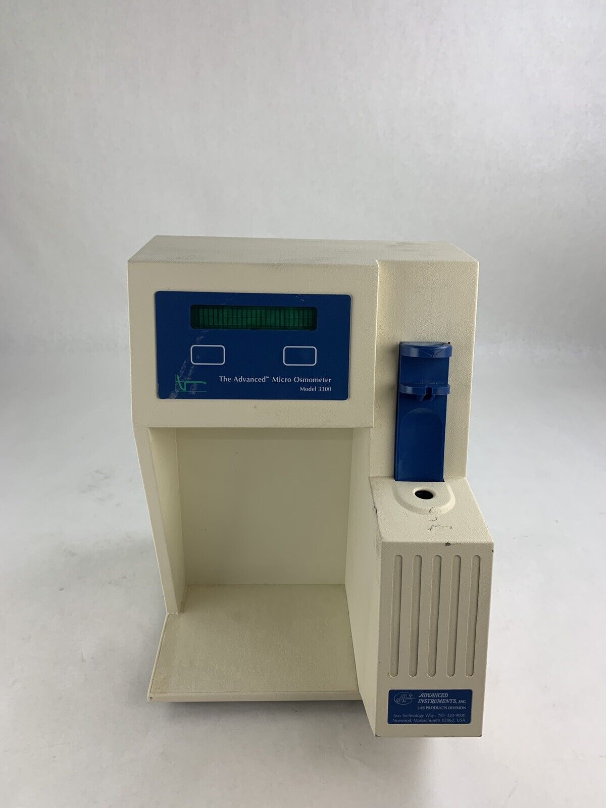 Advanced Instruments 3300 Micro-Osmometer Powers On