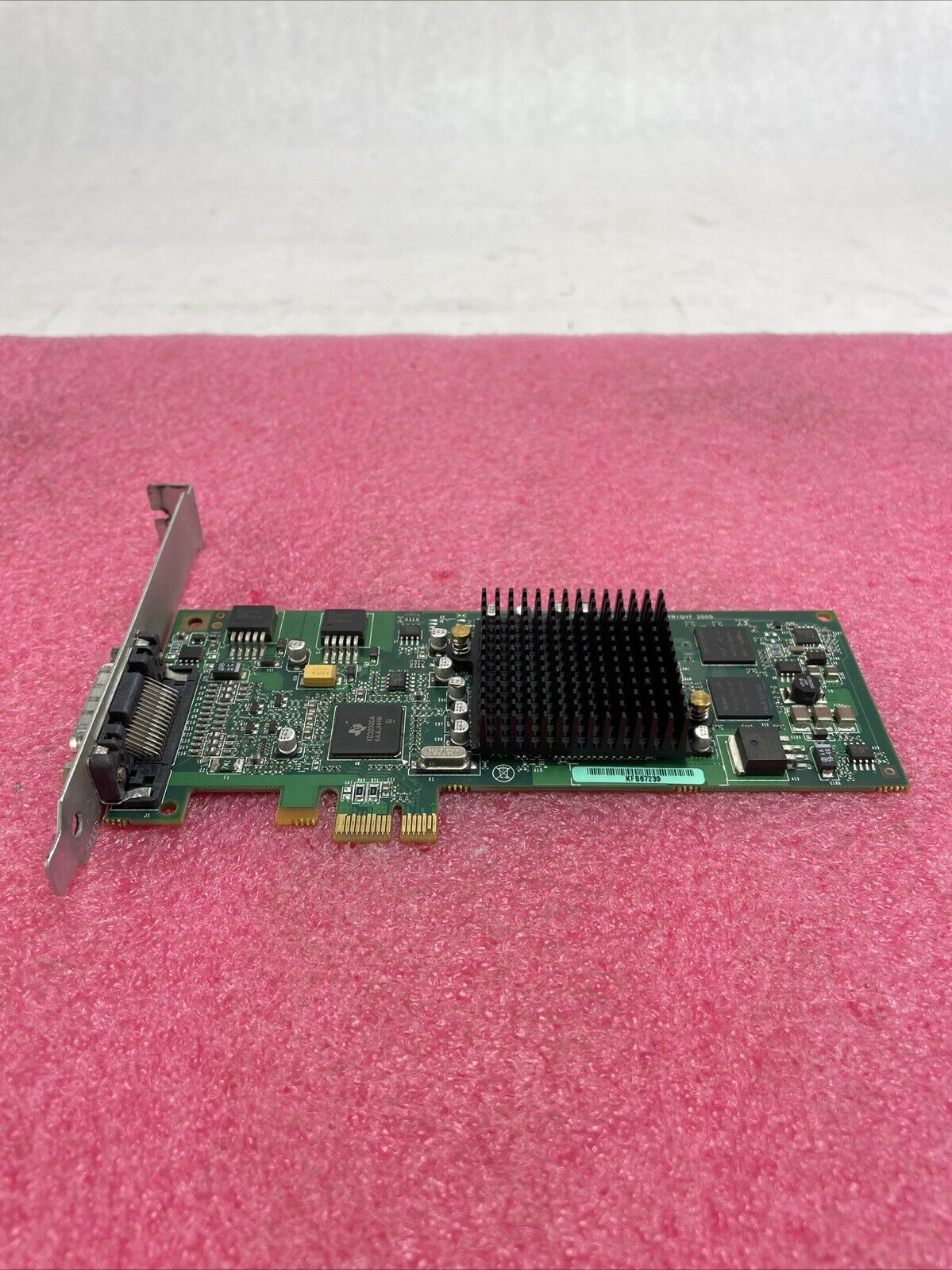 Matrox MGI G55-MDDE32LPDF G550 PCIe Graphics Card F723-00 REV A