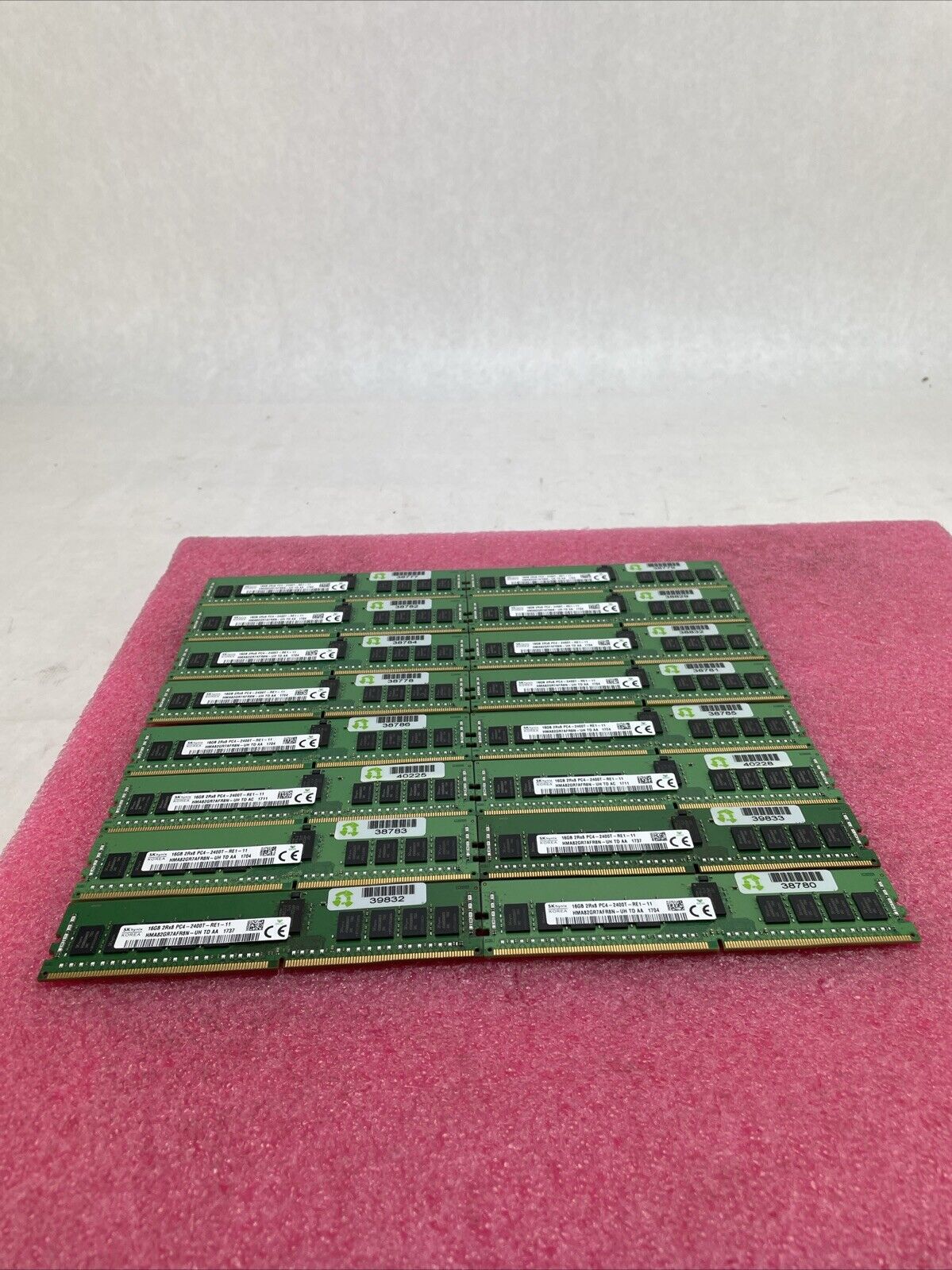 16GB 2Rx8 PC4-2400T-RE1-11 HMA82GR7AFR8N-UH Lot of 16