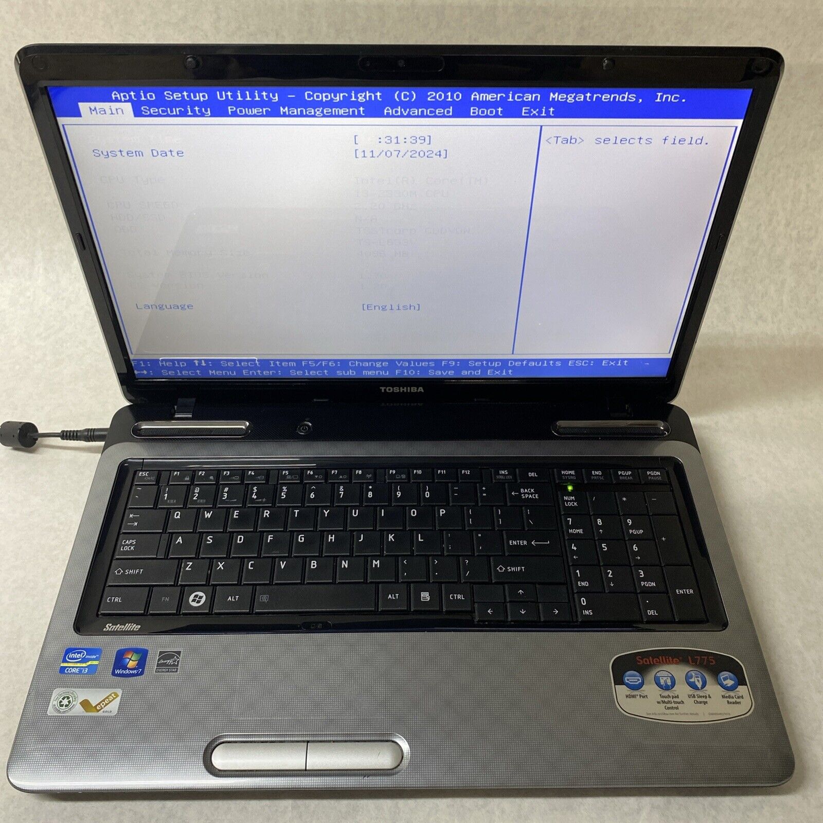 TOSHIBA Satellite L775-S7309 17.3" Intel i3-2330M 2.20GHz 4GB RAM No AC HDD OS