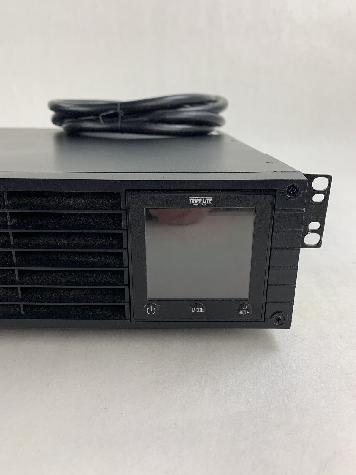 Tripp-Lite smart3000rm2un UPS Smart 3000VA 2250W Rackmount AVR 120V Tested