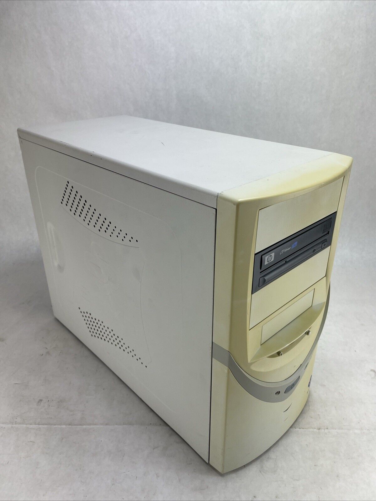 Vintage SOYO Mid Tower Computer Case w/Hi-Q Power ATX-300GU 300W Power Supply