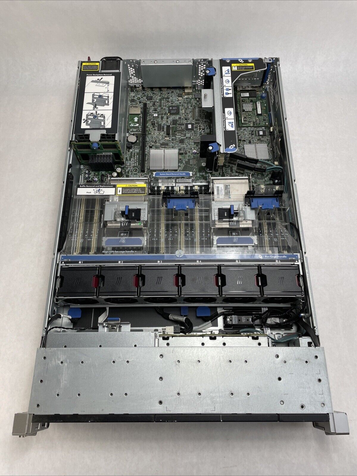 HP Proliant DL380P Gen8 Server 2x Intel E5-2609 2.4GHz 32GB RAM No HDD No OS