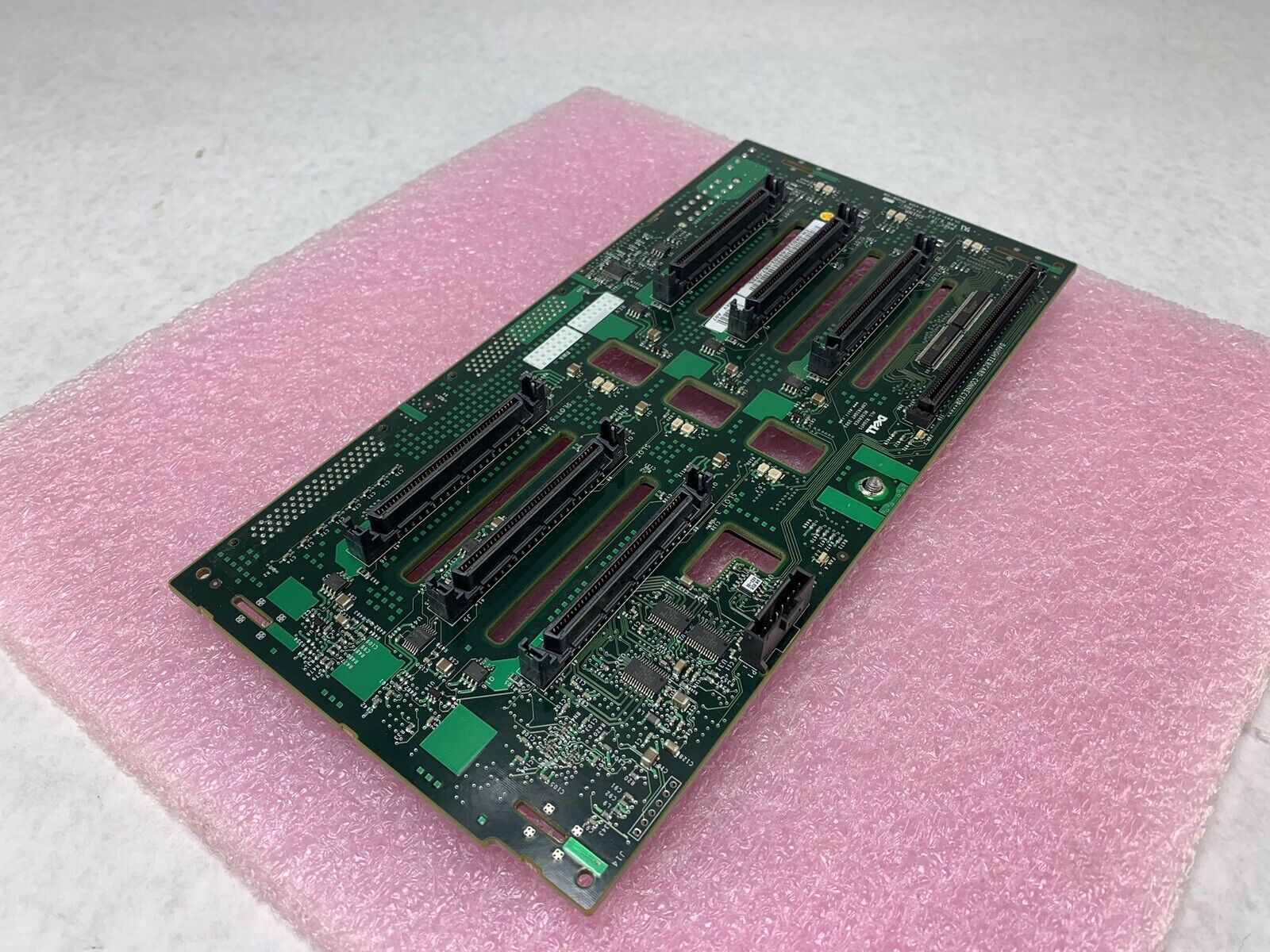 Dell PowerEdge 2600 Backplane R0225 REV A07