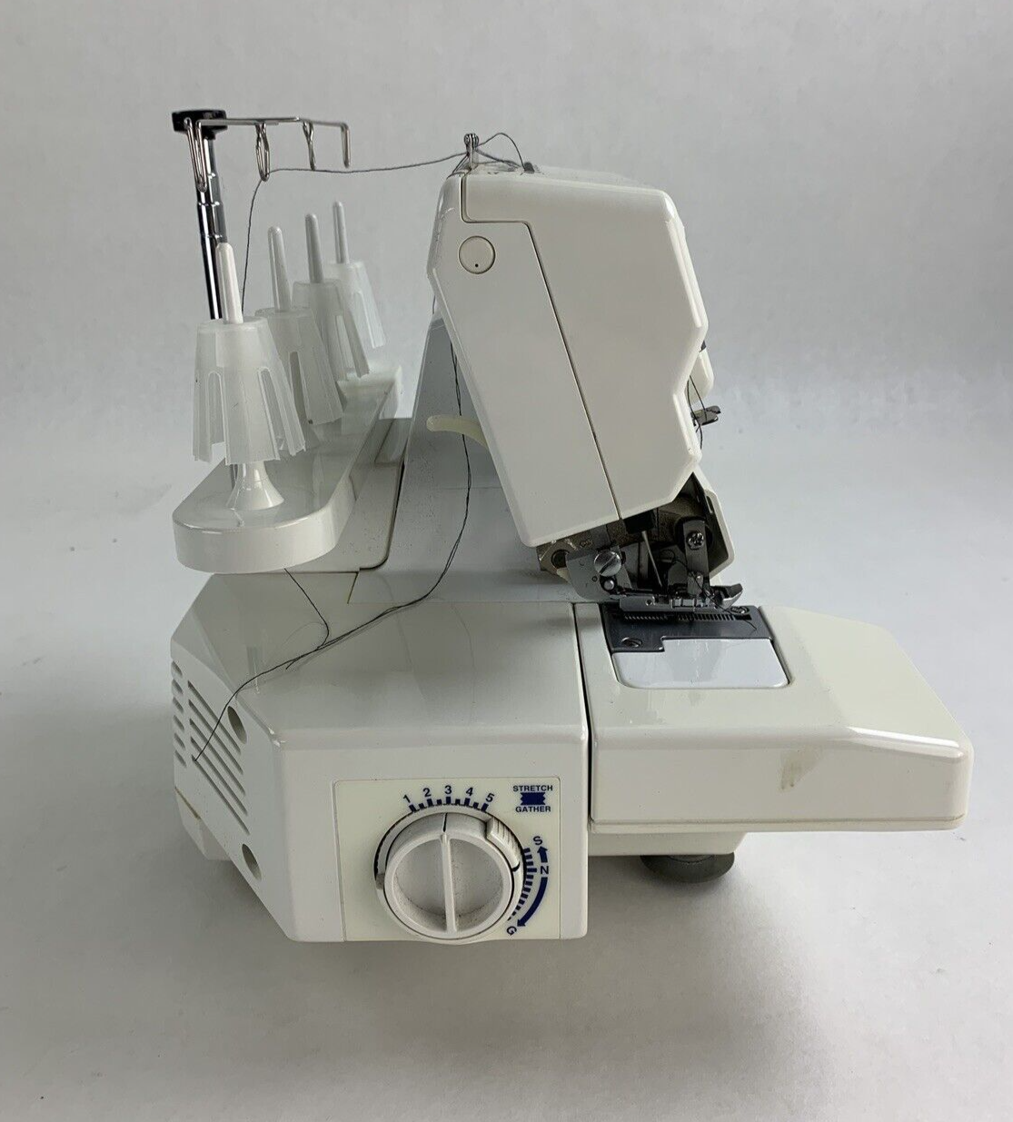 White Superlock W2500 Sewing Machine No Power Cord Untested