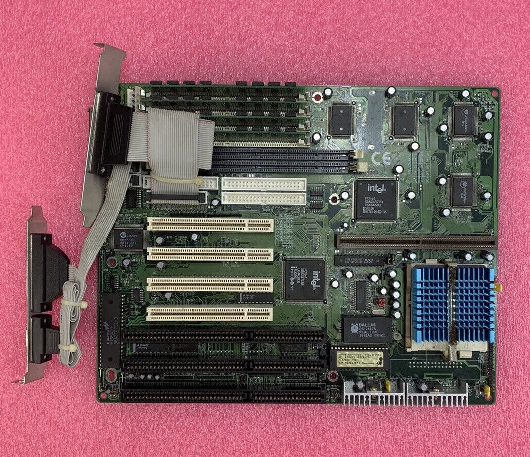 Shuttle 553 v1.32vSocket 7 Motherboard Intel Pentium 166MHz 64MB RAM