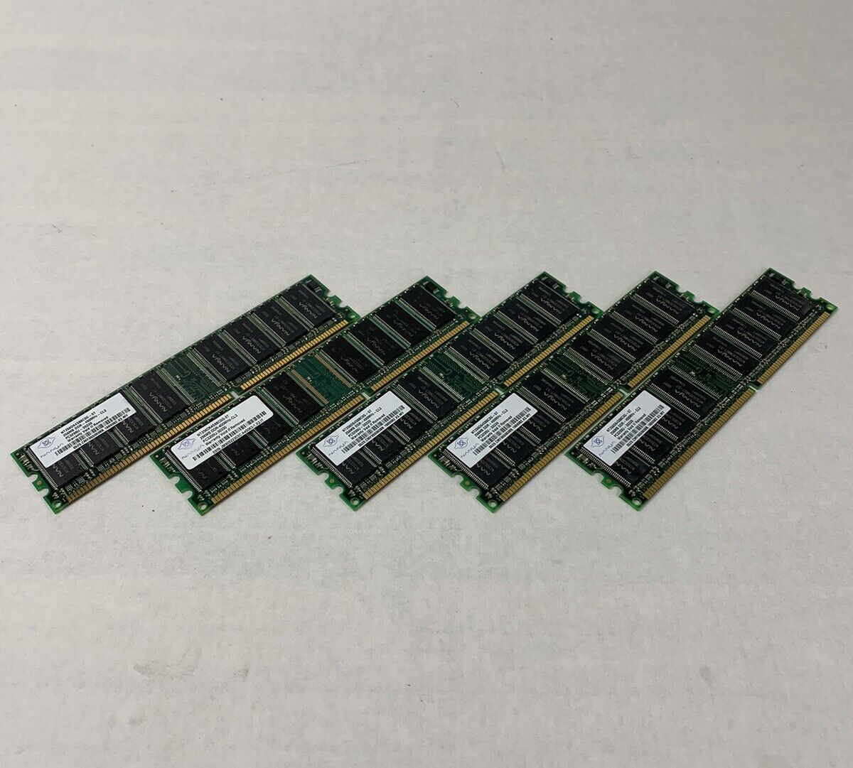 Nanya 256MB DDR-400MHz-CL3 PC3200U-30330 NT256D6t4S88C0G-5T (Lot of 5)