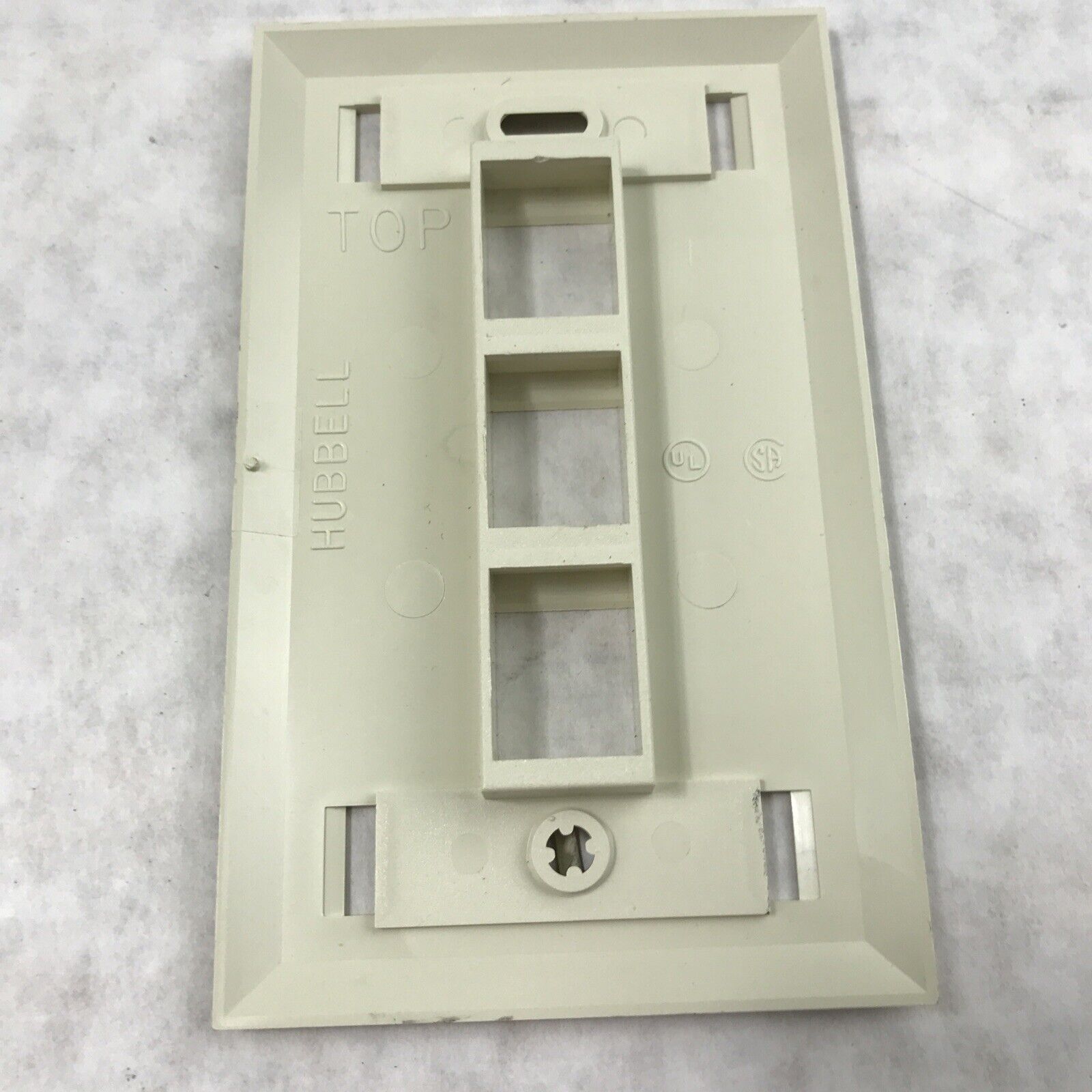 Hubbell Premise Wiring FPL12 2 Space Jack Plate Off White