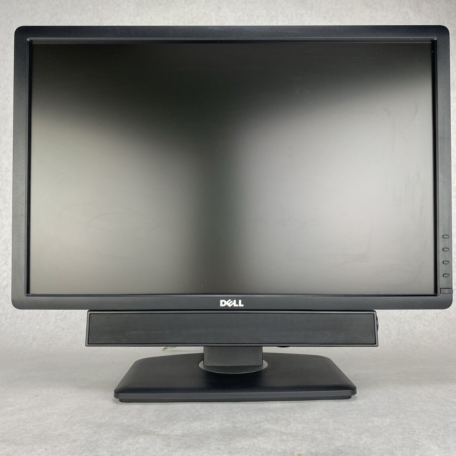 Dell P2213F 22'' Plano LCD Monitor With Dell AX510 Multimedia Speakers and Stand