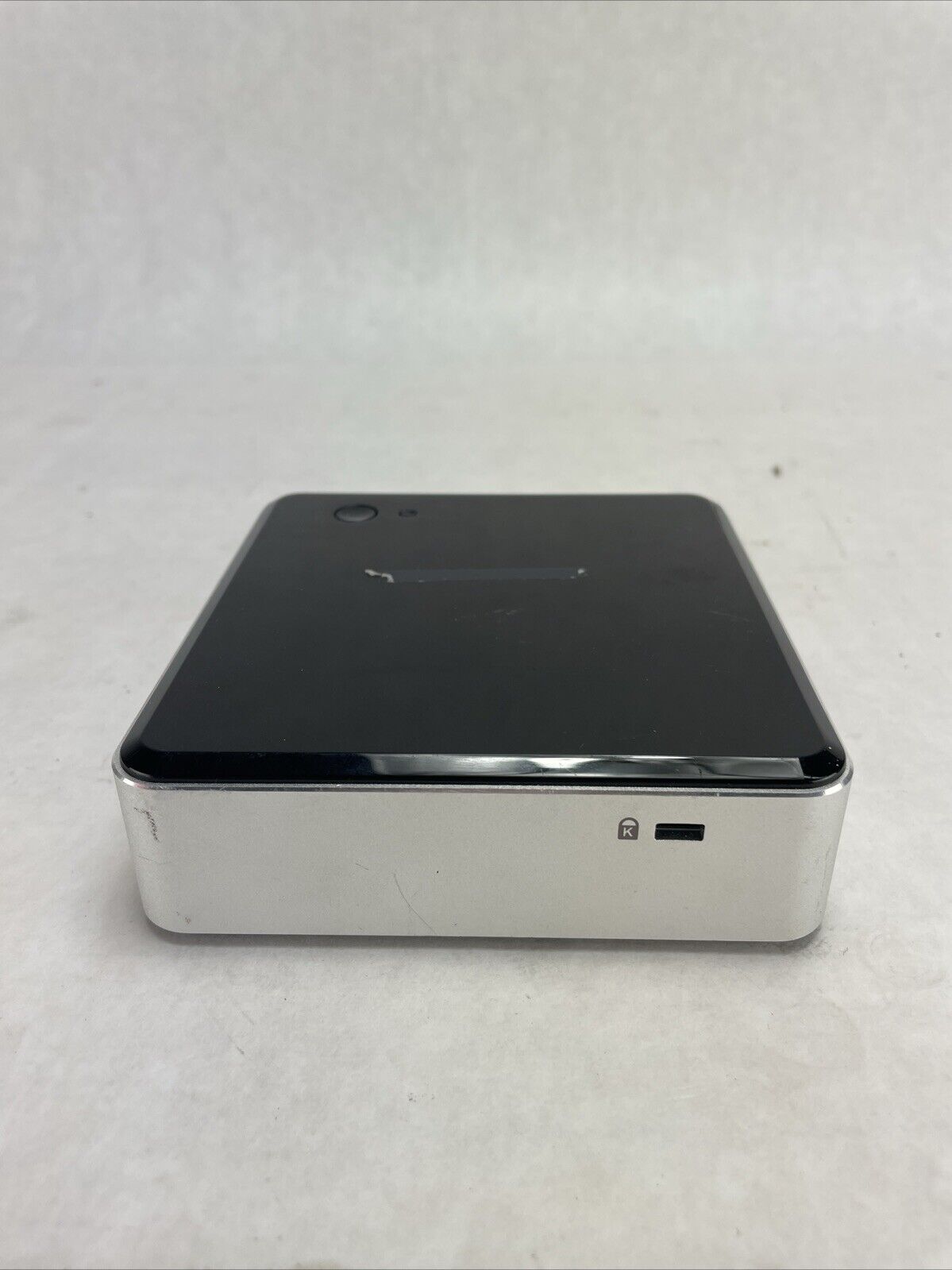 Intel NUC D54250 WYK Intel i5-4250U 1.3GHz 4GB RAM No HDD No OS