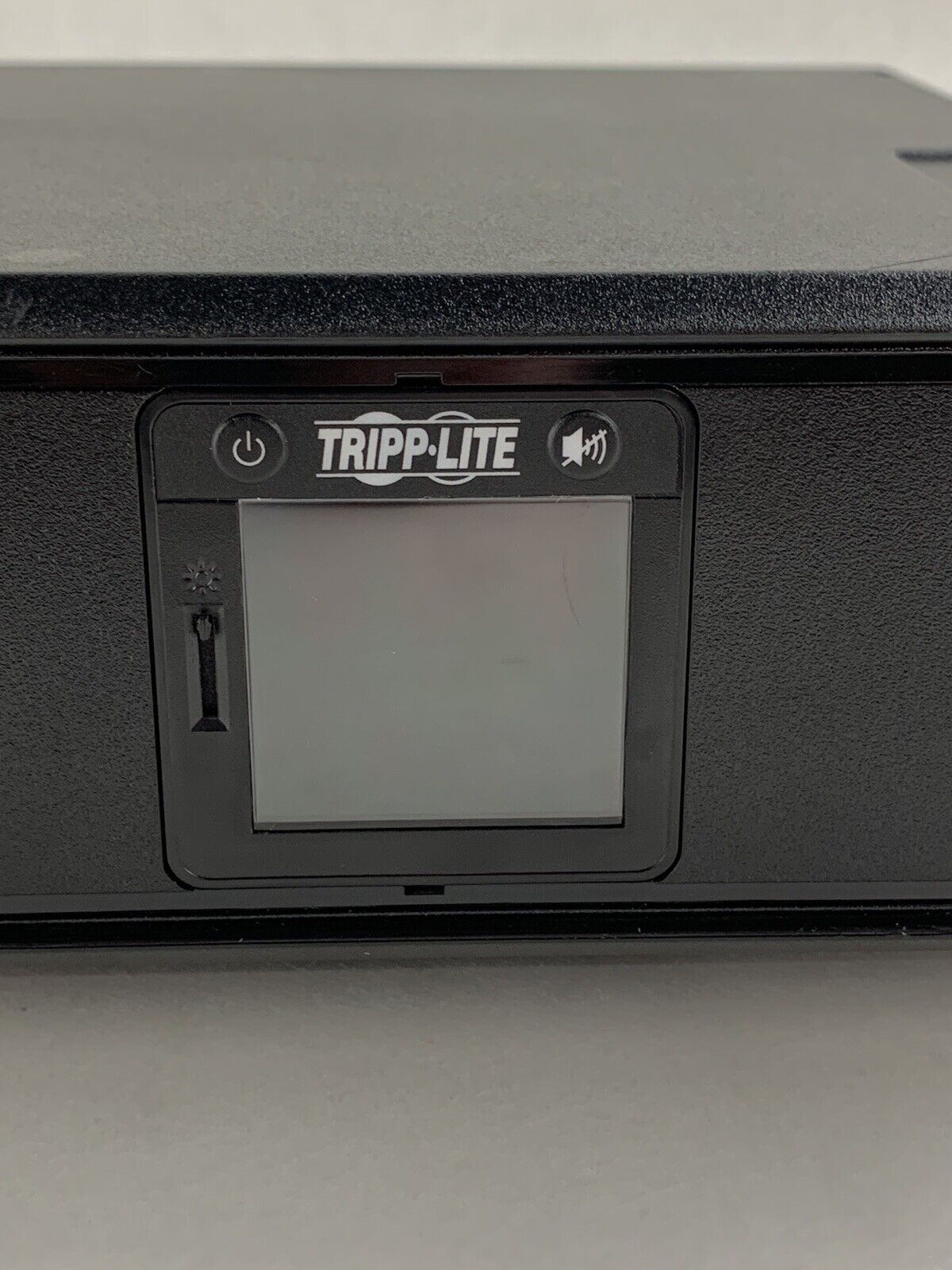 Tripp Lite SMART1200LCD Smart UPS 1200VA 700W Batt Backup No Batteries Tested