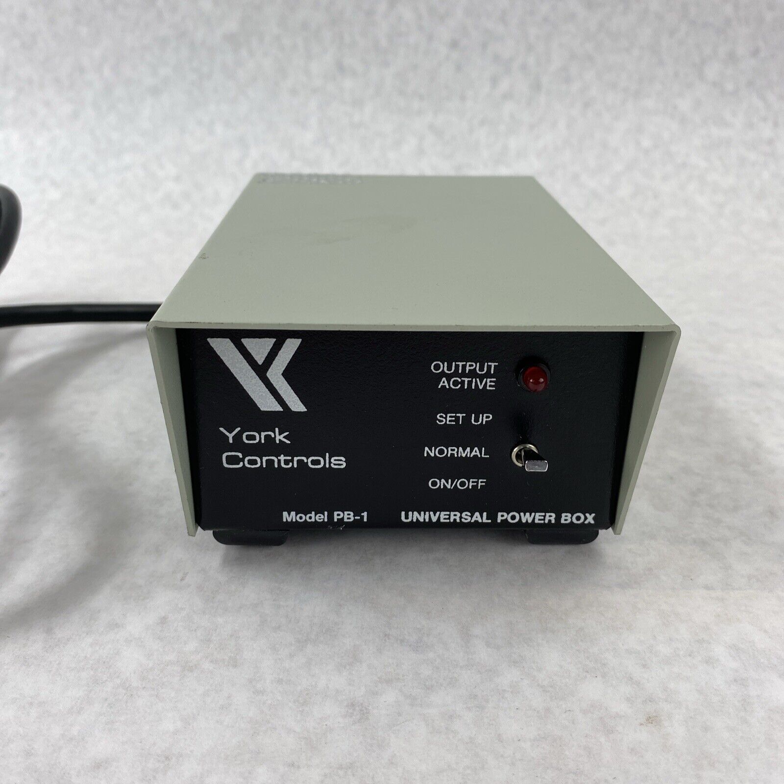 York Controls PB-1 Universal Power Box 120VAC 50/60 Hz 10 Amps Max