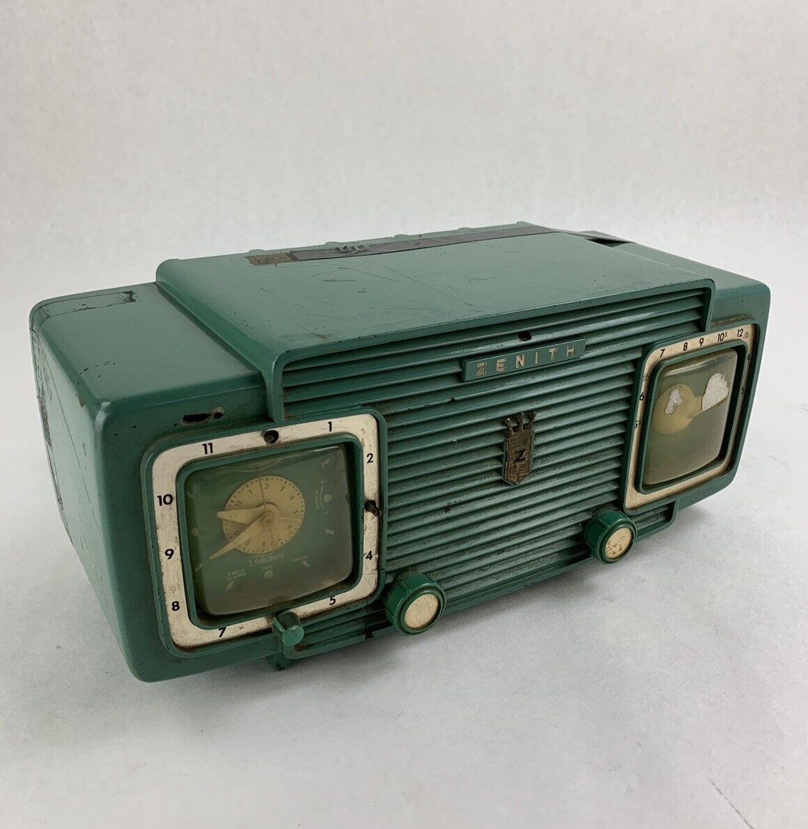 Zenith Model L520-F Vacuum Tube Radio Clock Vintage 1954 Gumby Green Powers On