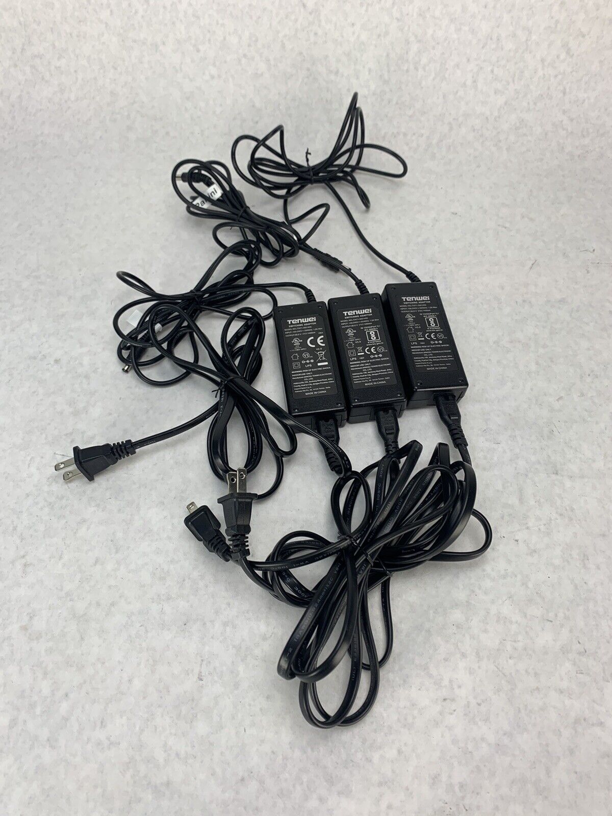 Lot 3 Tenwei Switching Adapter TA71-3001400