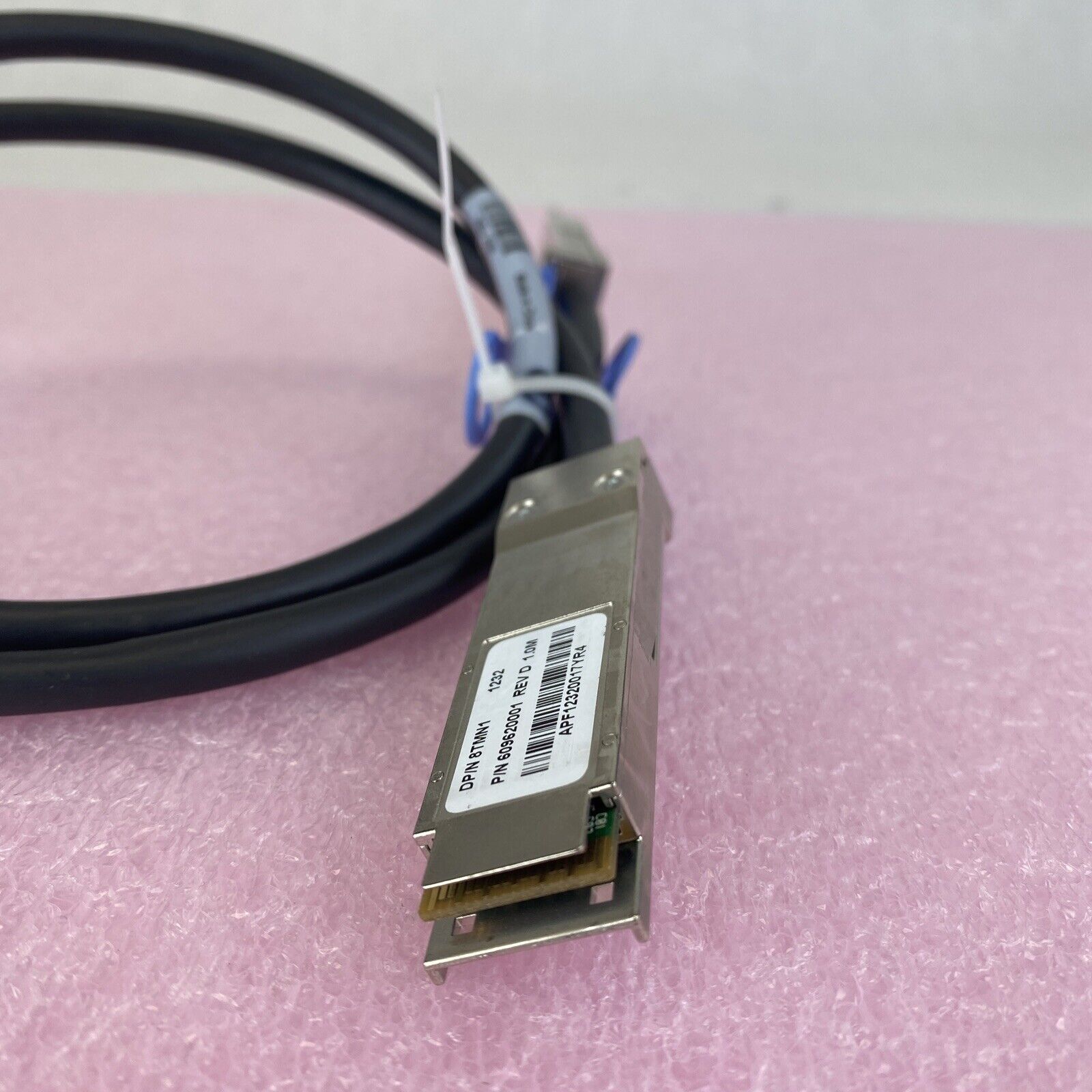 Dell 08TMN1 PowerEdge M I/O Force 10 40G Base Cable