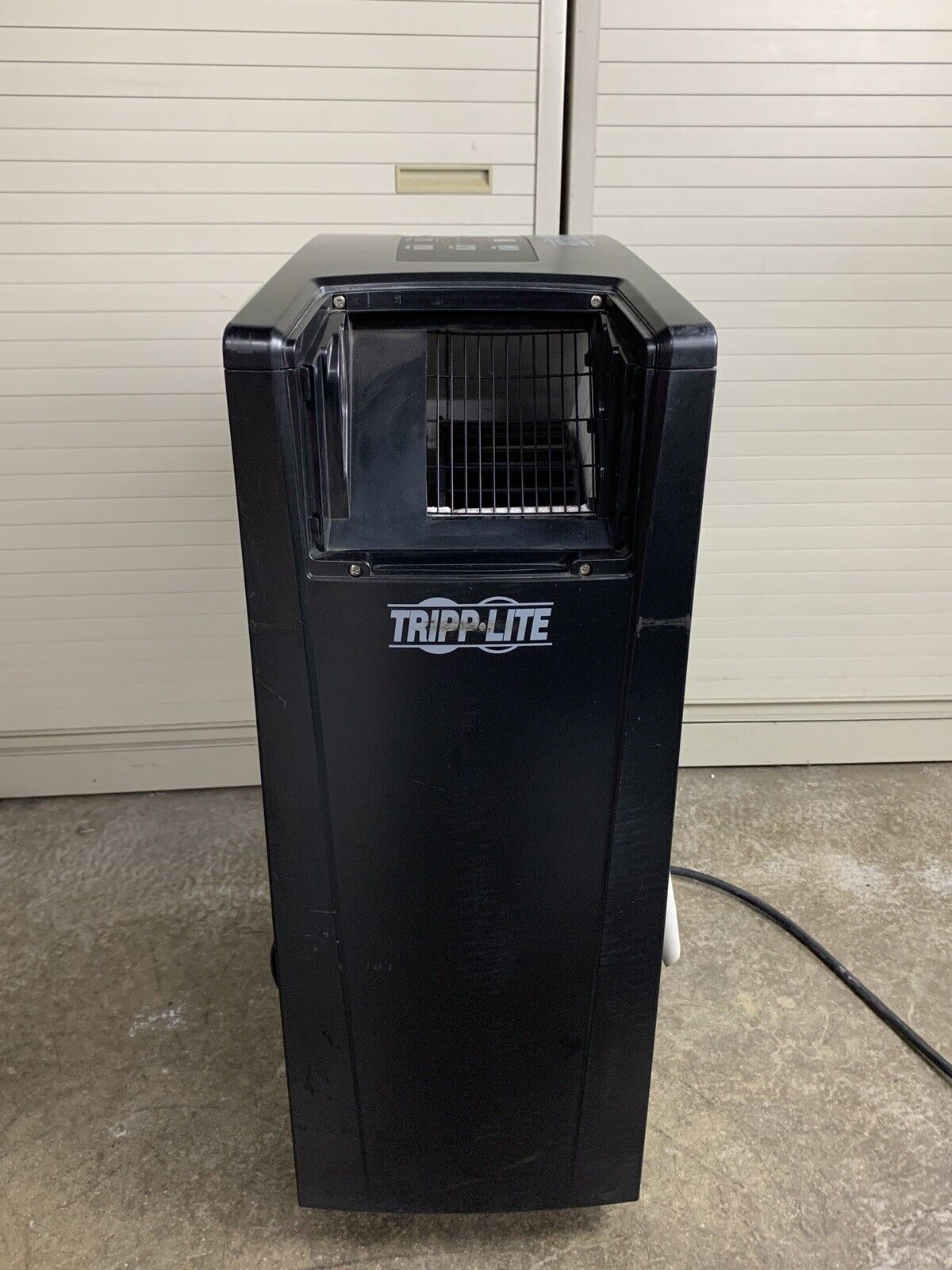 Tripp Lite SRCOOL12K Portable Air Conditioner 1400w Blows Cool For Parts