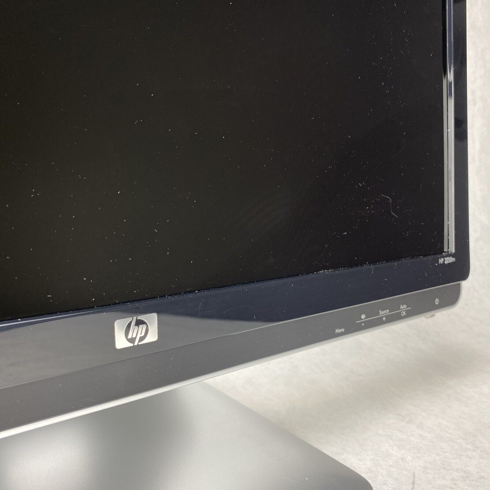 HP 2210m 21.5" Monitor WB988A Grade B Stand and Power Cord Included