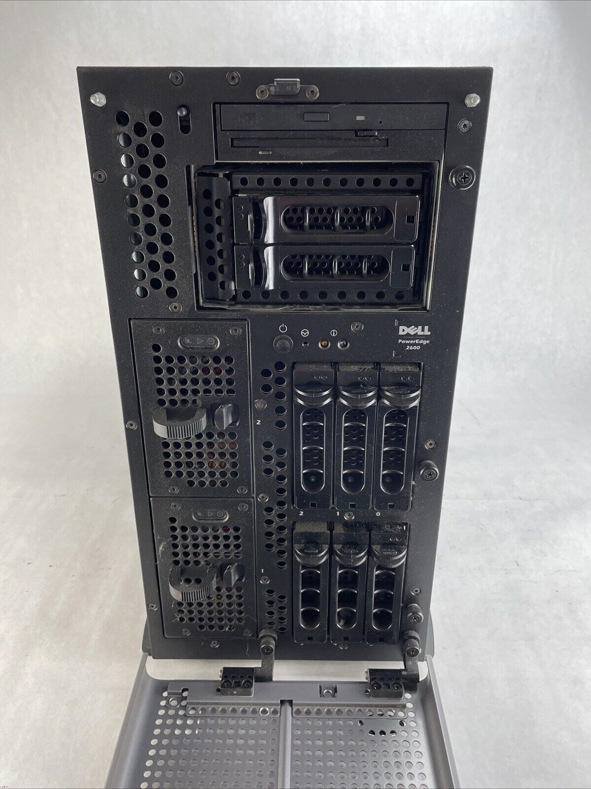 Dell PowerEdge 2600 Server 2x Intel Xeon 3.06GHz 4GB RAM No HDD No OS