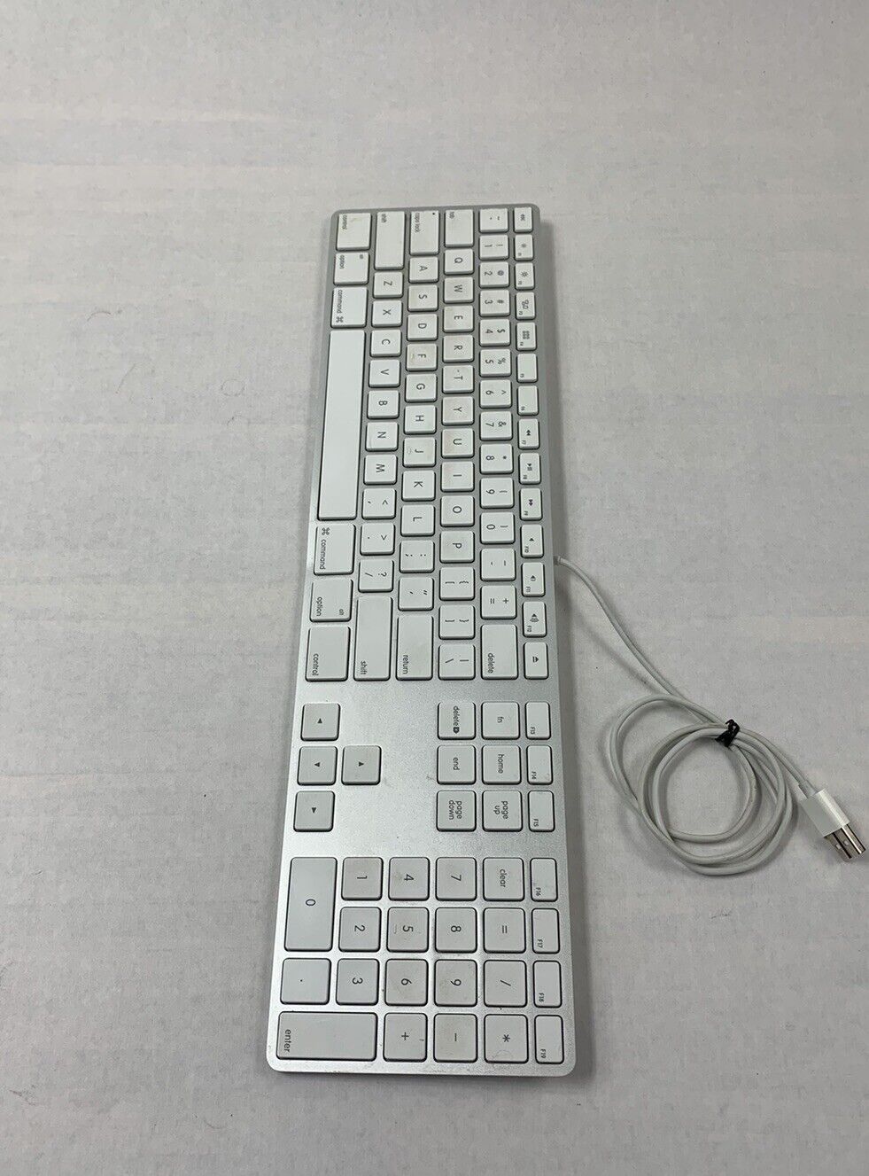 Apple A1234 USB Wired Aluminum Keyboard and Apple A1152 Wired Mighty Mouse