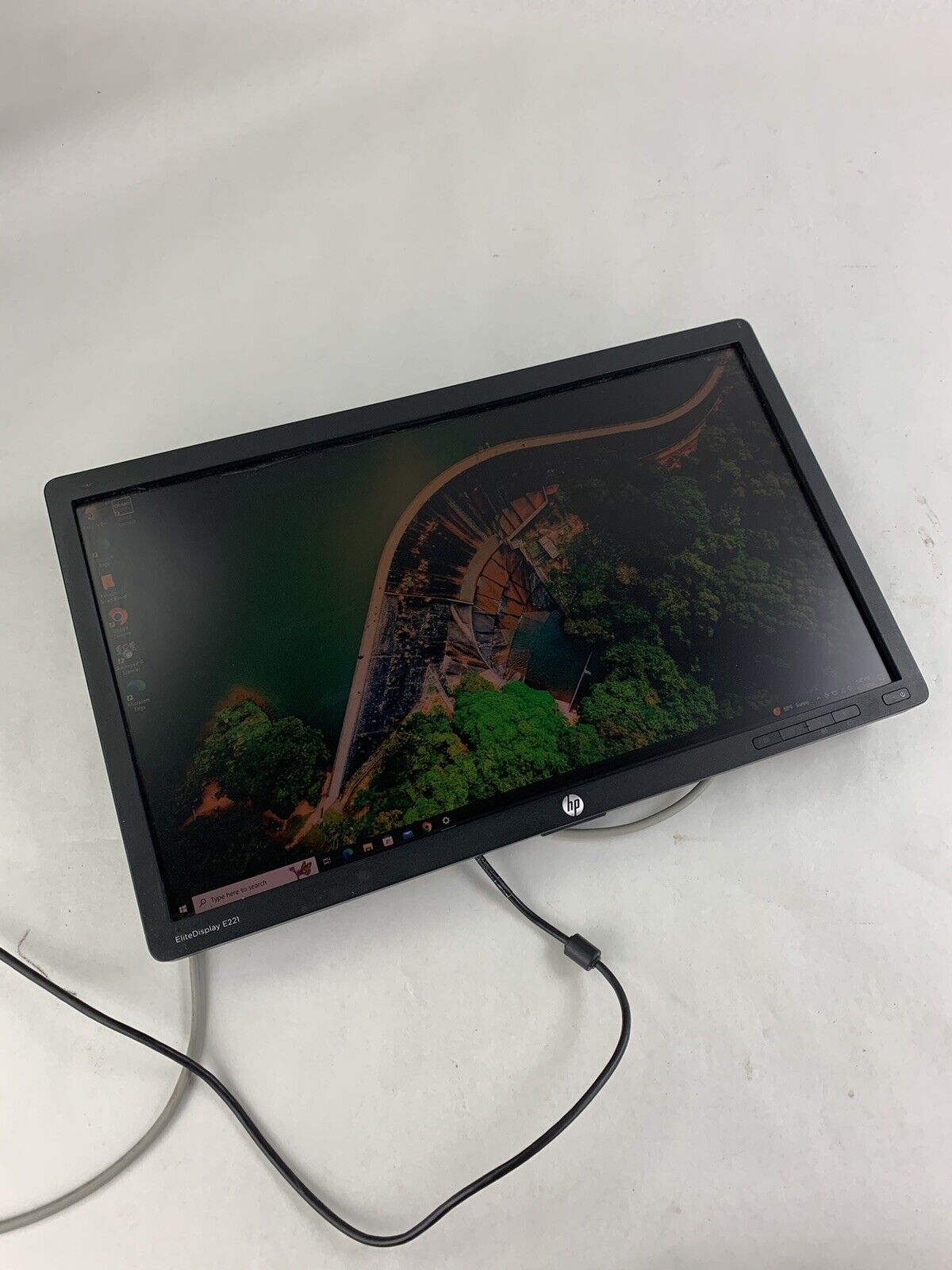 Open Box HP EliteDisplay 22" - E221 - LED-backlit LCD Monitor w/Stand