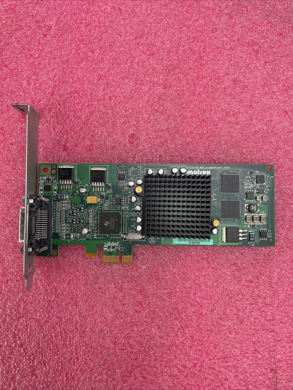 Matrox MGI G55-MDDE32LPDF G550 PCIe Graphics Card F723-00 REV A