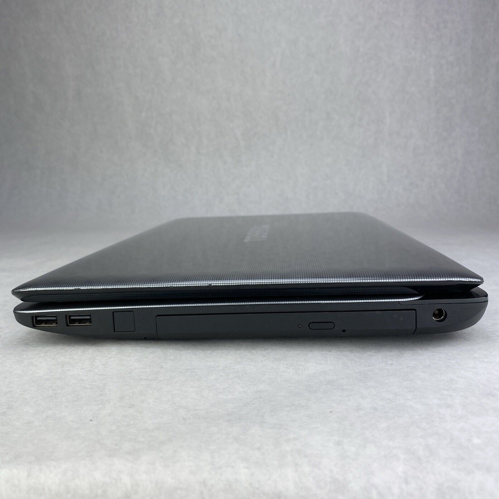 TOSHIBA Satellite C755-S5311 15.6" Intel i3-2330M 2.20GHz 4GB RAM No AC HDD OS