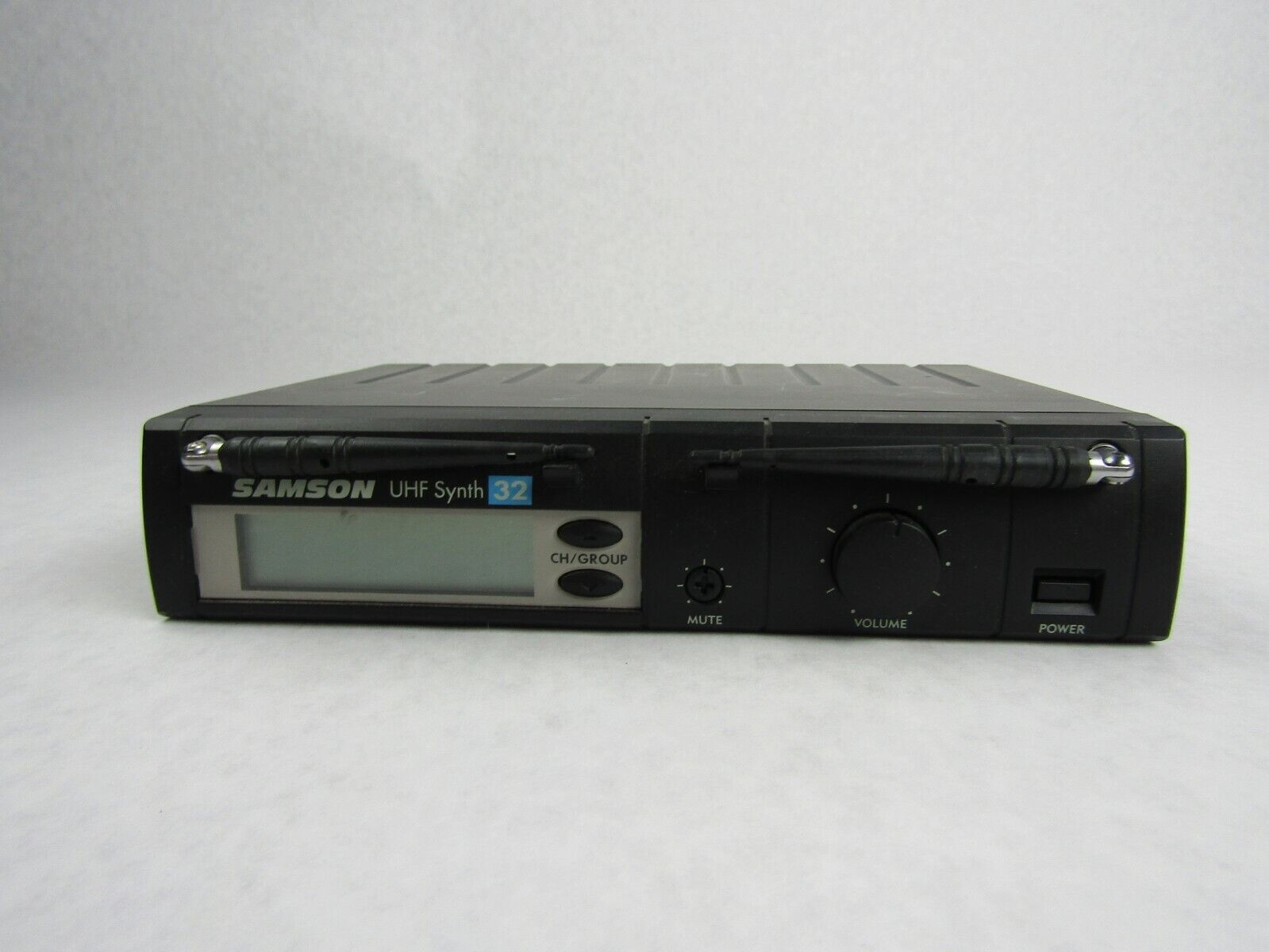 Samson R32M UHF Synth 32 Channel Diversity Wireless Receiver Main Unit