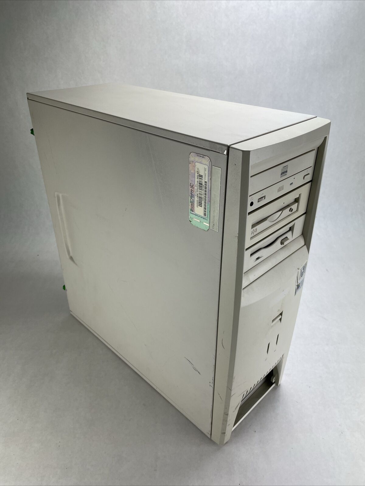 Compaq DeskPro P600E MT Intel Pentium III 600MHz 256MB RAM No HDD No OS