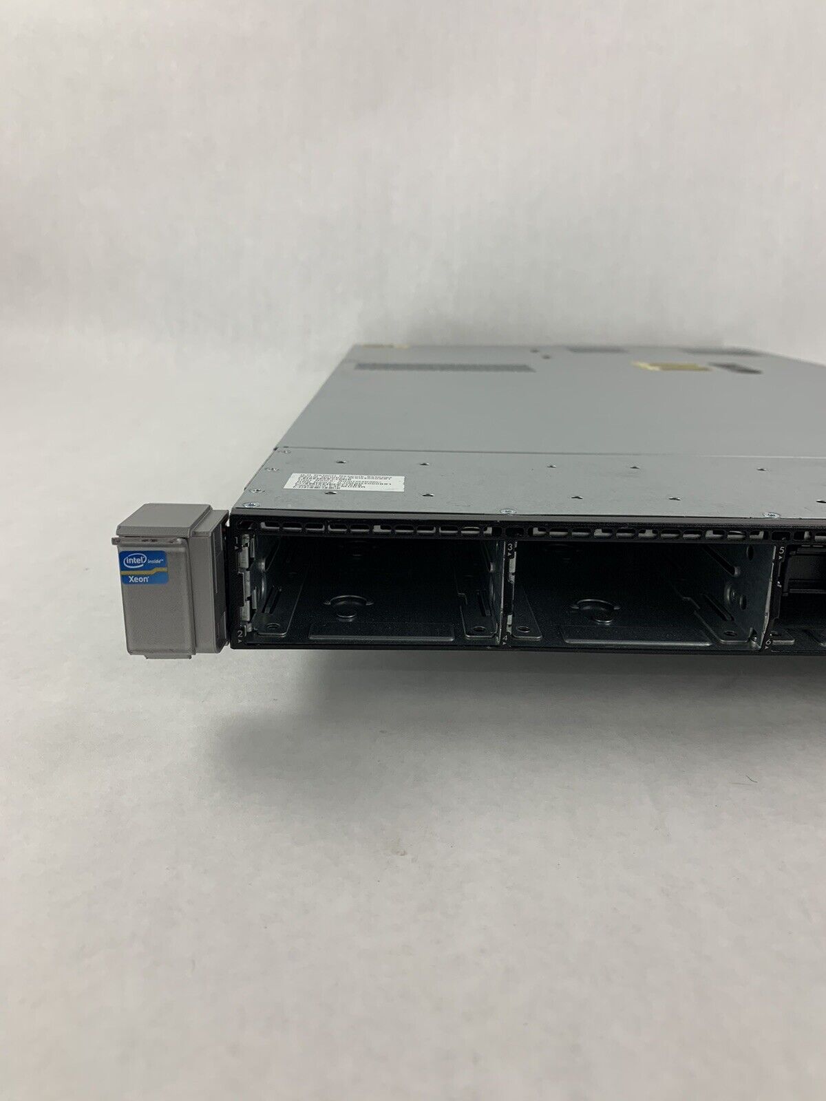 HP ProLiant DL360p Gen 8 Xeon E5-2609 v2 2.50 GHz 32 GB RAM No OS No HDD