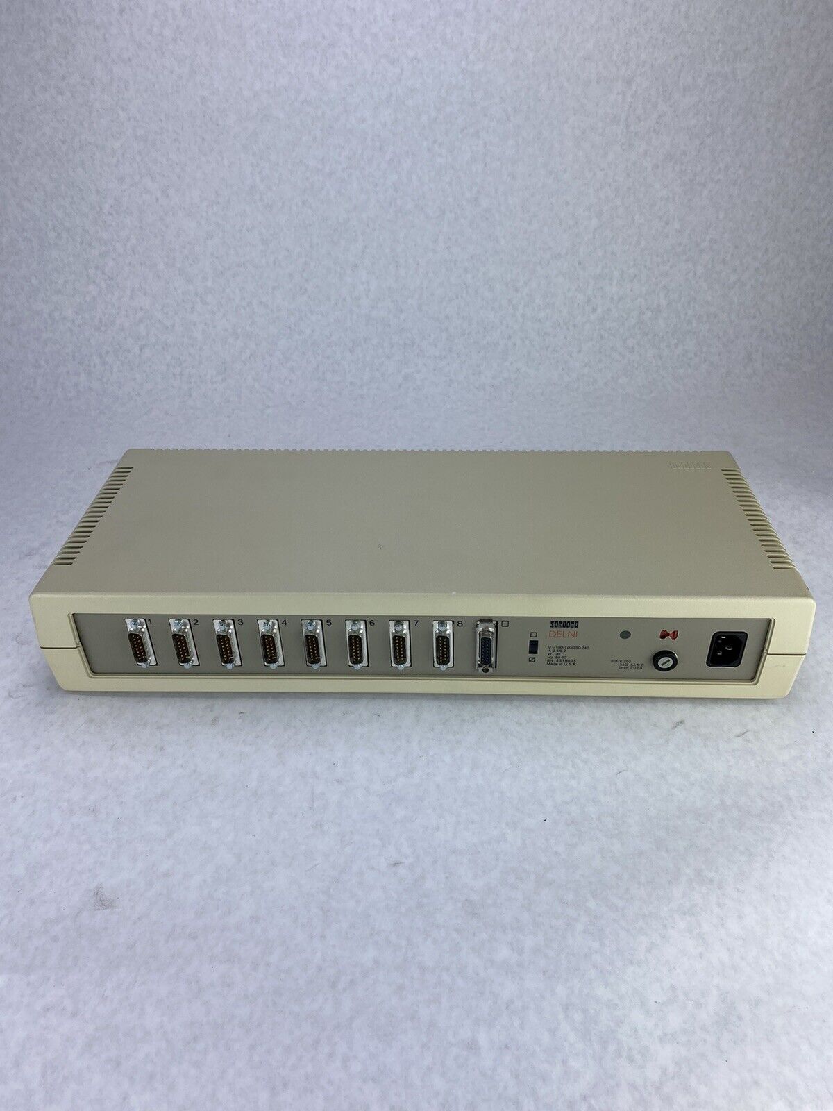 Digital DELNI-AA 8-Port Network Hub w/DECXM-M.C01 Transceiver + Misc. Cables