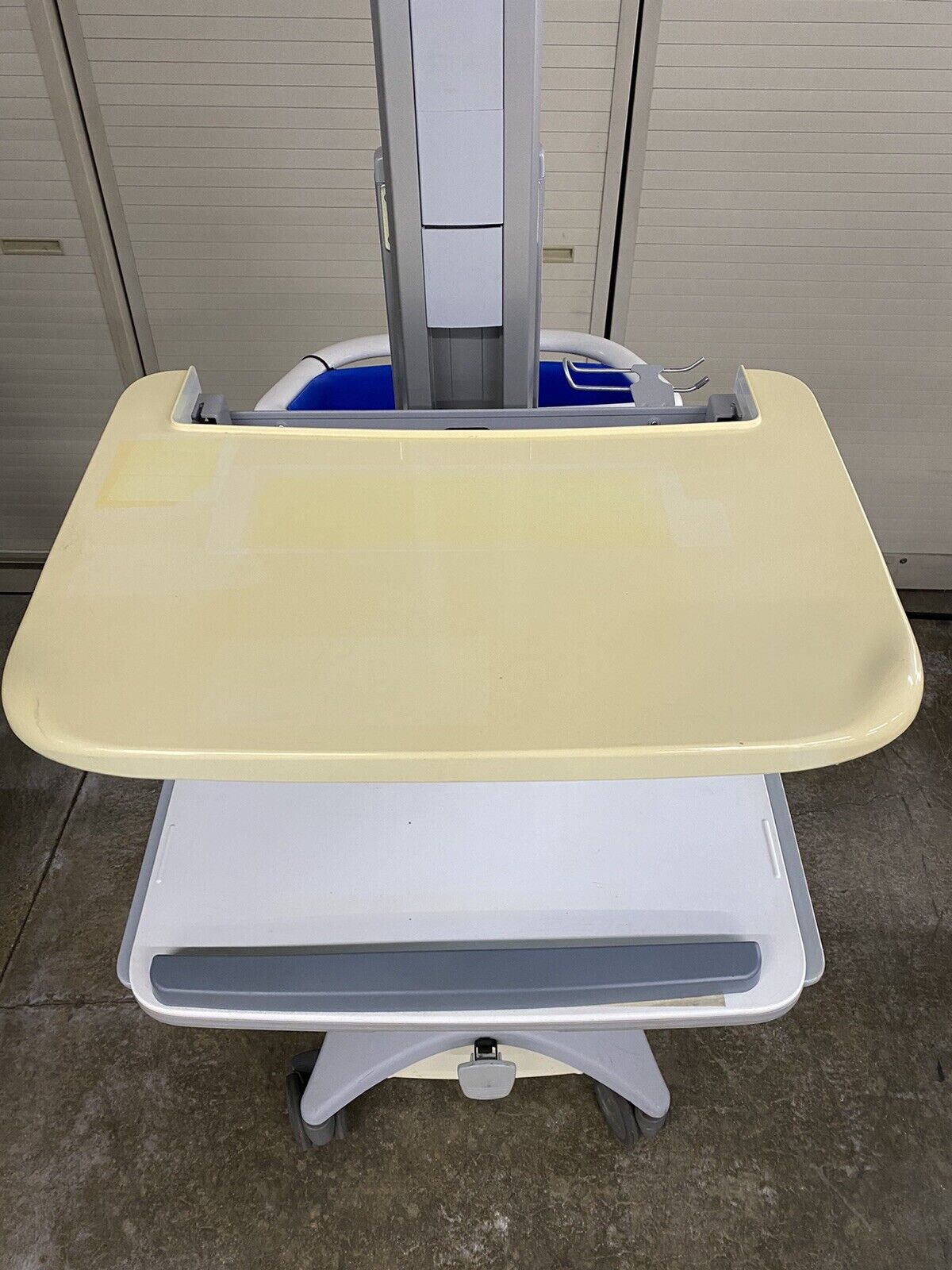 Ergotron Laptop Computer Cart for Medical Healthcare