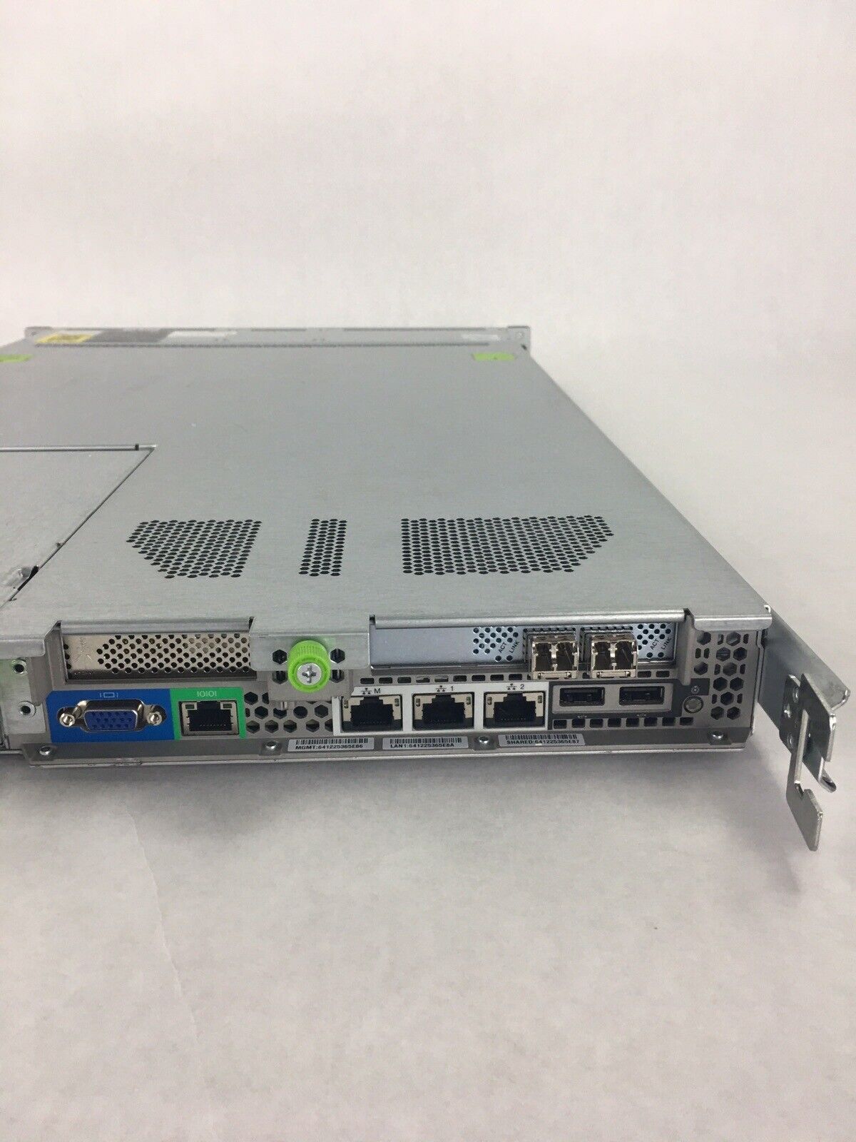 Cisco UCSC-C220-M3S 2x Xeon E5-2660 V2 2.20 GHz 64 GB RAM No HDDs No OS