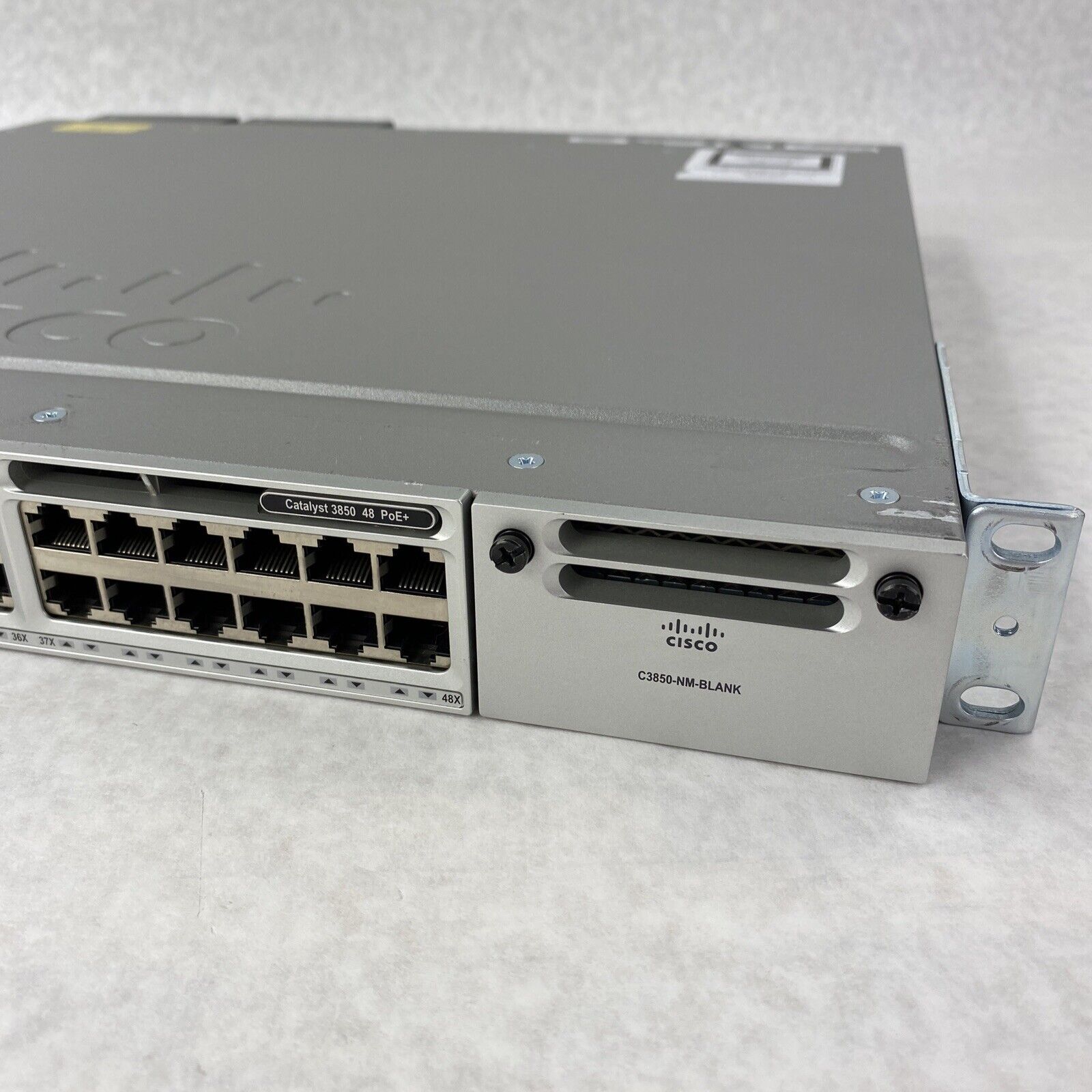 Cisco WS-C3850-48PW-S V04 Catalyst 3850 48 PoE+ LAN Network Switch Two