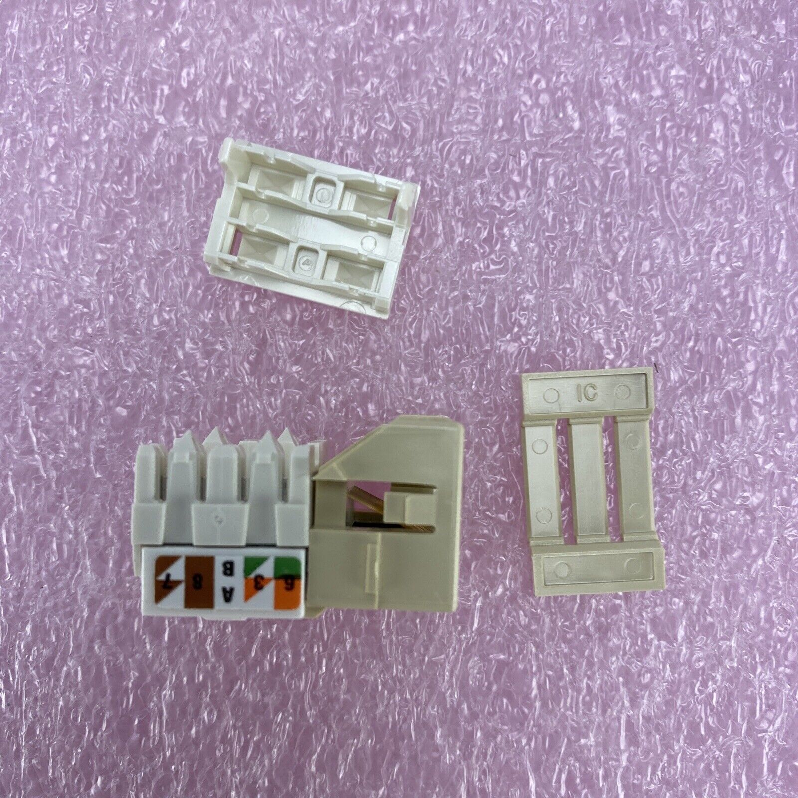 Lot( 2 ) Commscope 108232737 Ivory MPS100E-246 RJ45 CAT 5e U/utp Information