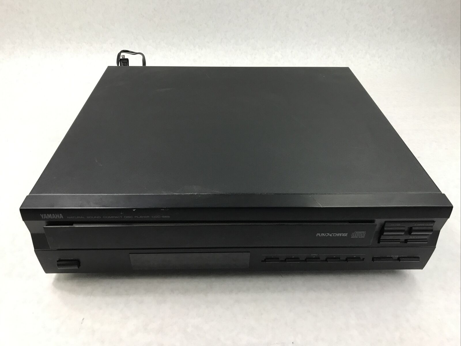 Yamaha CDC-565 DVD Player 20W 60Hz