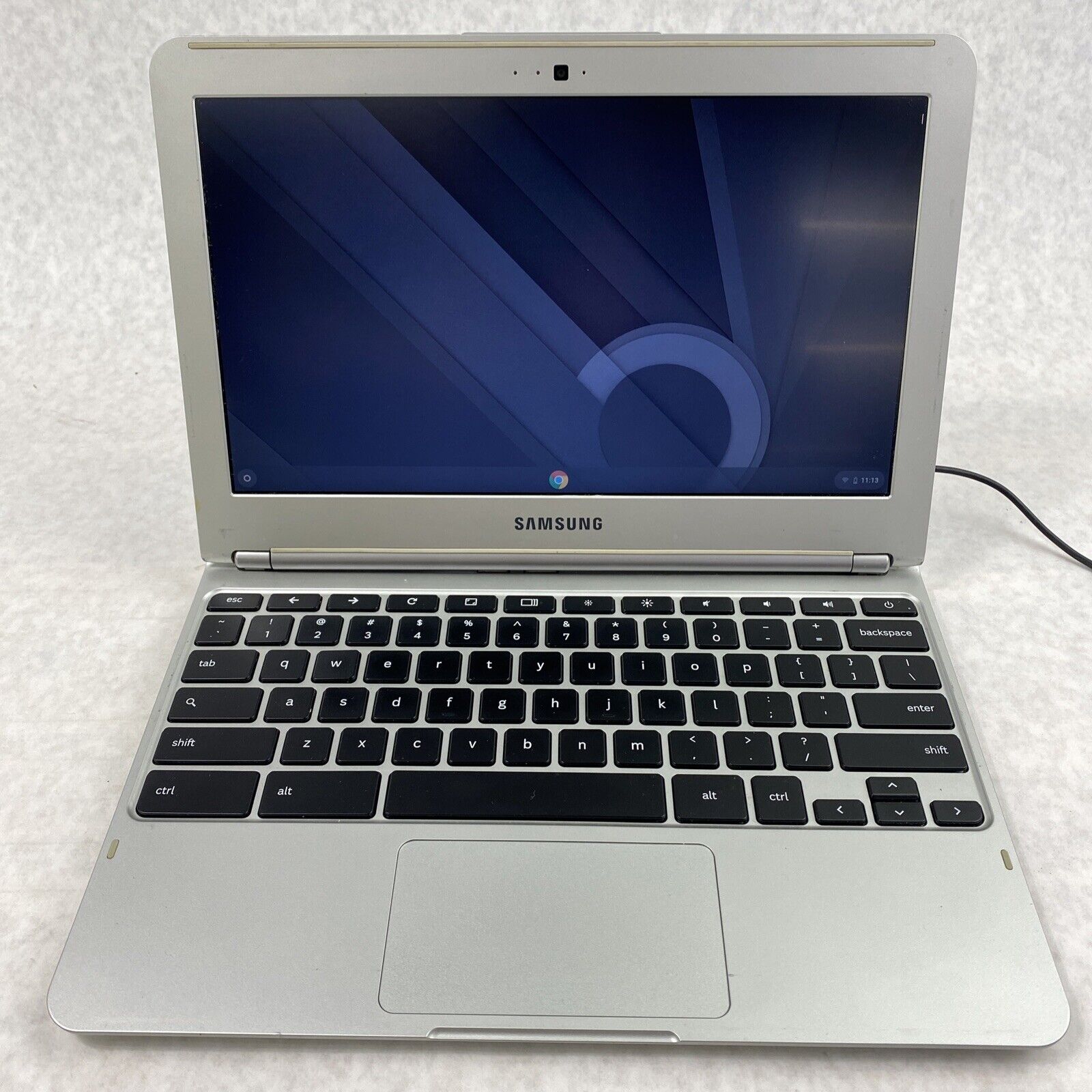 Samsung Chromebook XE303C12 16GB eMMC 1.7GHz 2GB DDR3L 0.3MP webcam 40% BATTERY