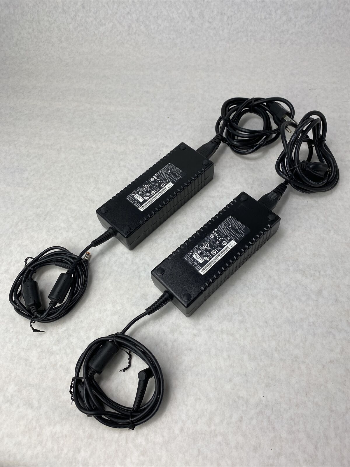 Lot of 2 Delta AD-135FB AC Adapter Charger 60Hz 19V 7.1A