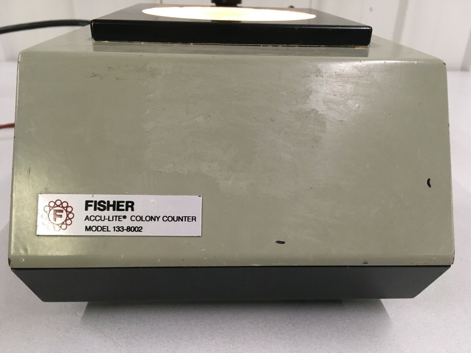 Fisher 133-8002 Accu-lite Illuminated Benchtop Magnifying Colony Counter