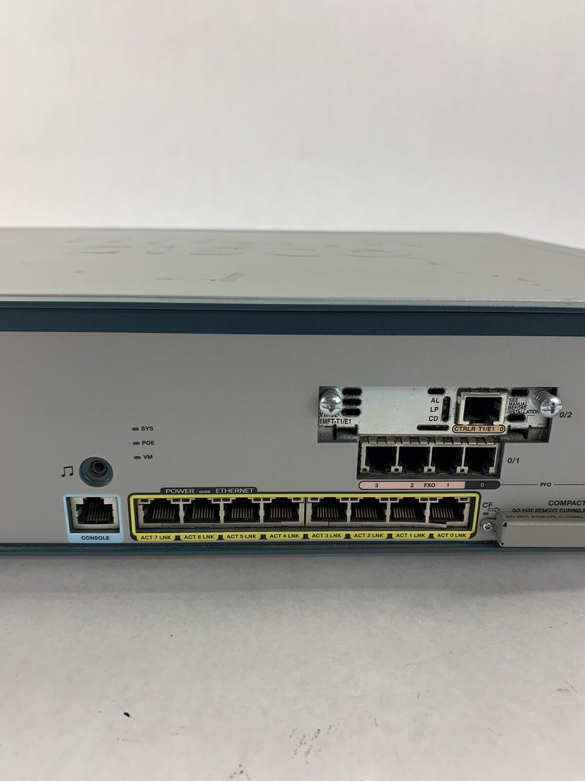 Cisco Unified 500 Series Router UC520-24U-8FXO-K9 No Compact Flash