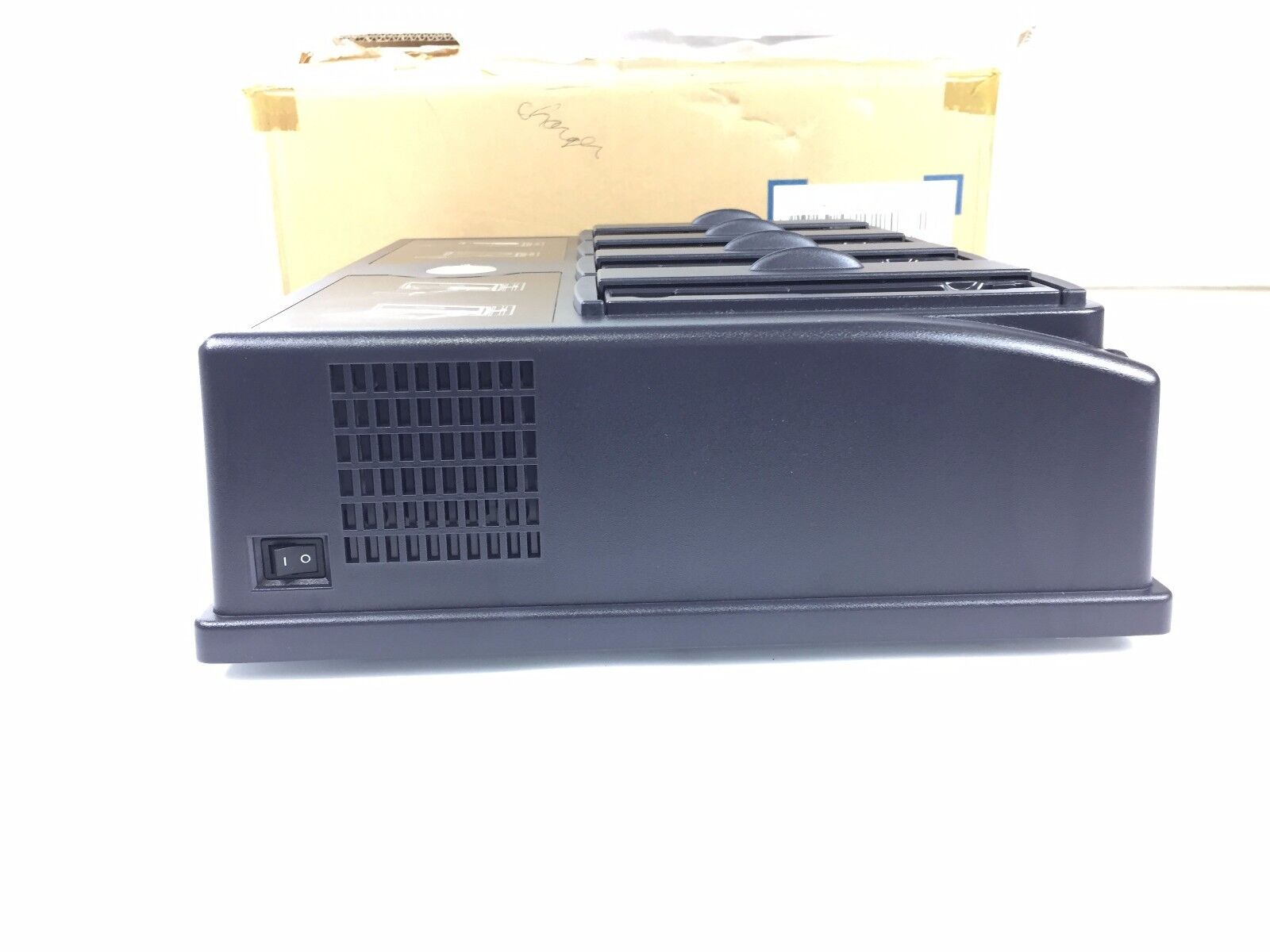 Dell F0075 D-Family Battery Charger 4 Slot Bay ADTC300 Inspiron Latitude