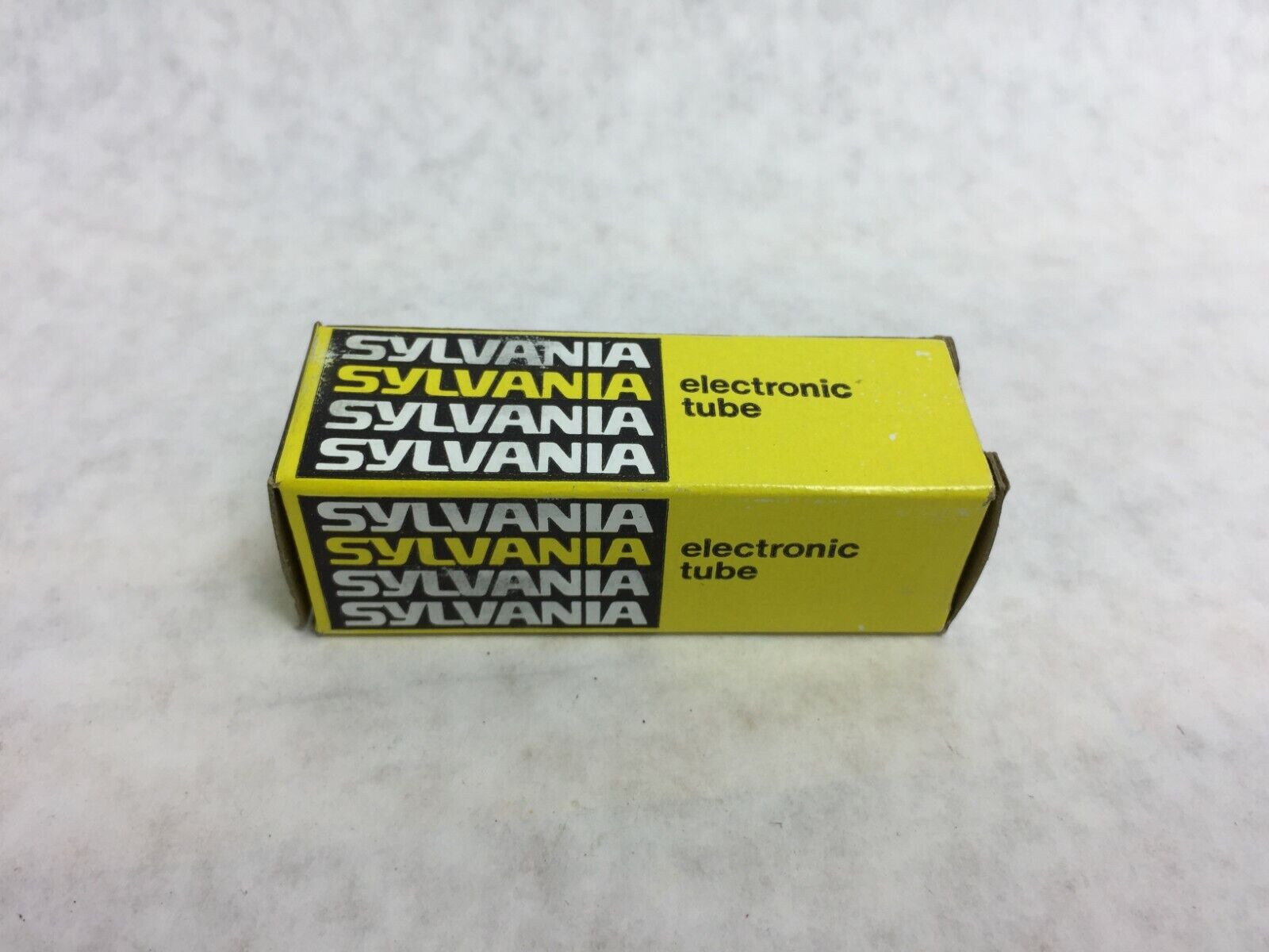 Slyvania Electronic Tube 6GK5  6FQ5A