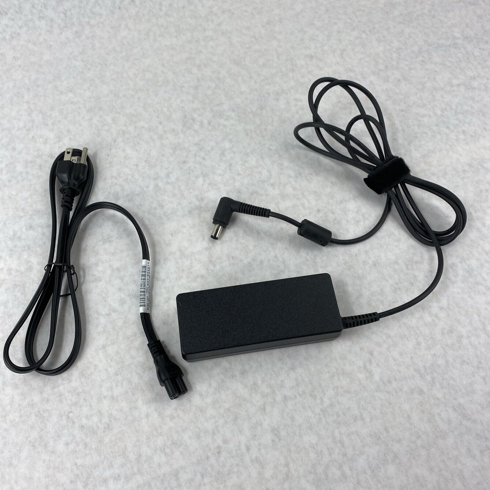 Lot of 15 Genuine HP TPC-LA581 65W 19.5V 3.33A AC Adapter w/ Power Cable