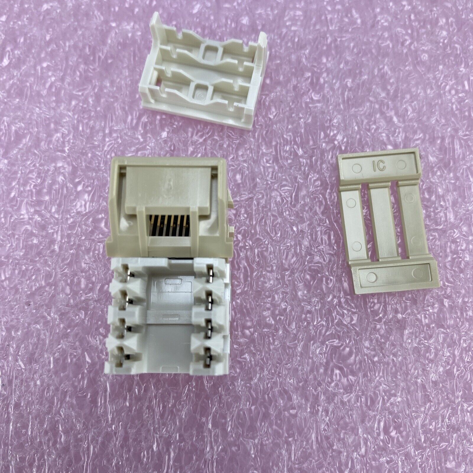 Lot( 2 ) Commscope 108232737 Ivory MPS100E-246 RJ45 CAT 5e U/utp Information